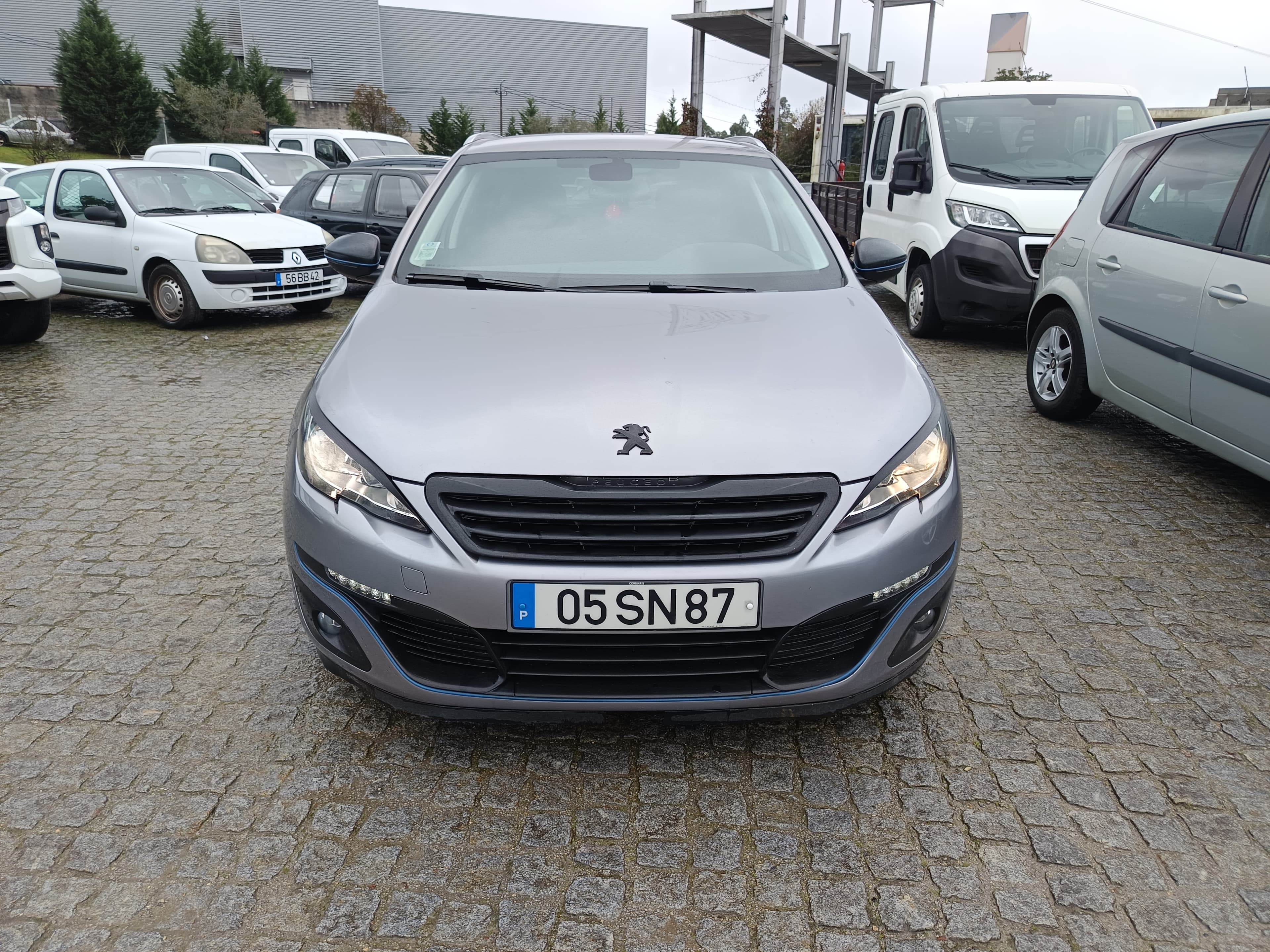Peugeot 308 1.6 BlueHDi · Ano 2017 — imagen 2