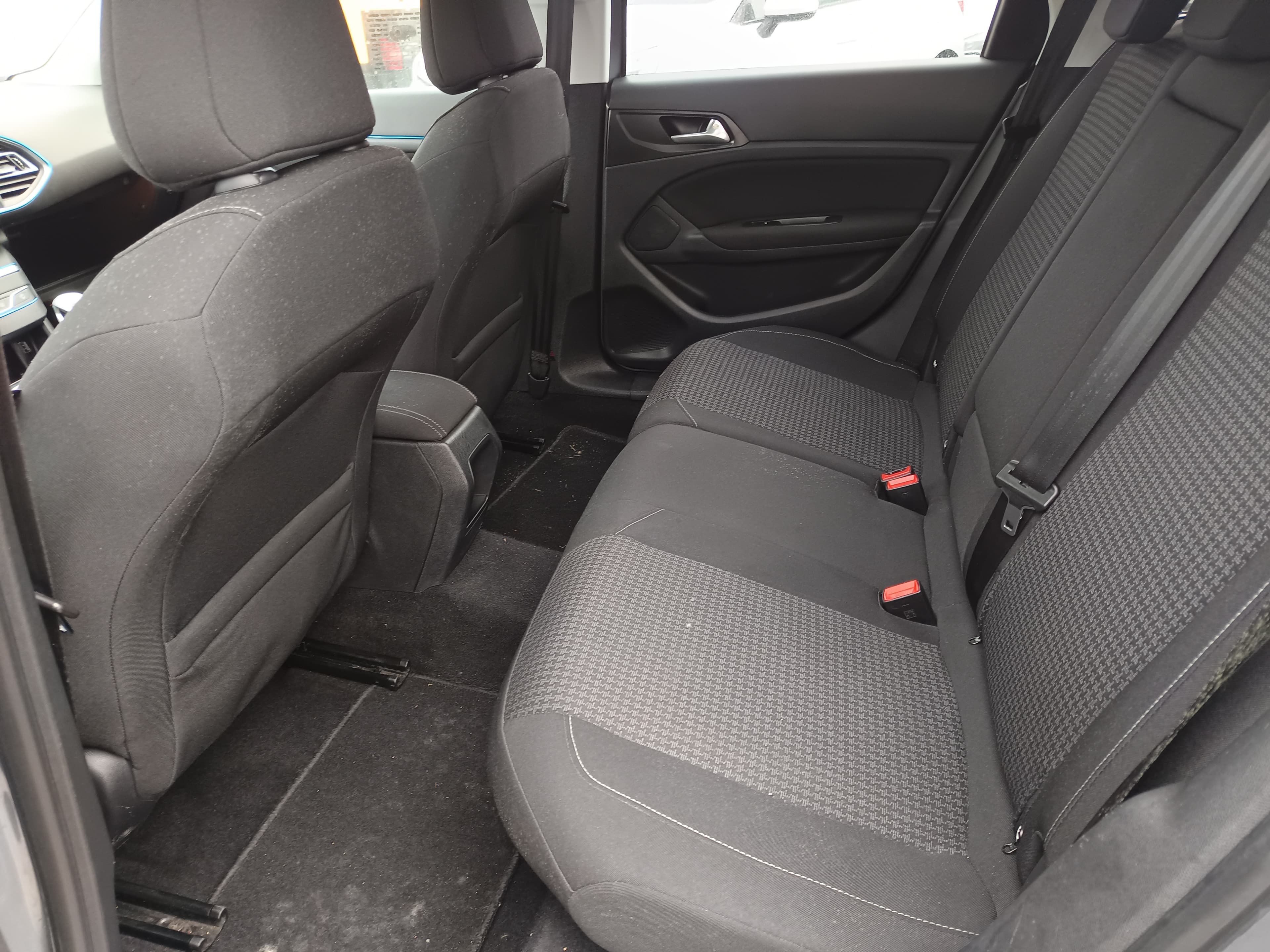 Peugeot 308 1.6 BlueHDi · Ano 2017 — imagen 27