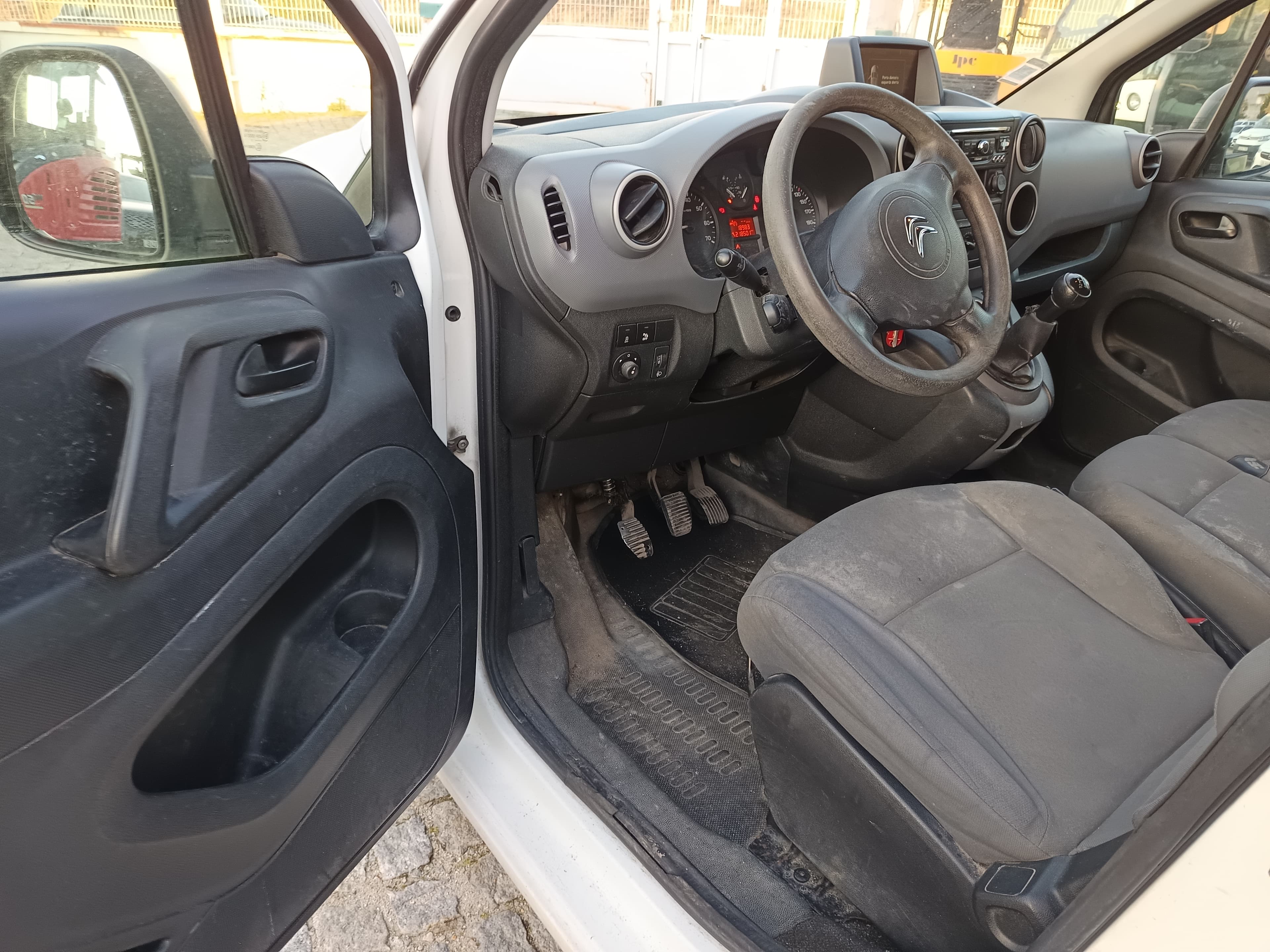 Citroën Berlingo · Ano 2015 — imagen 26