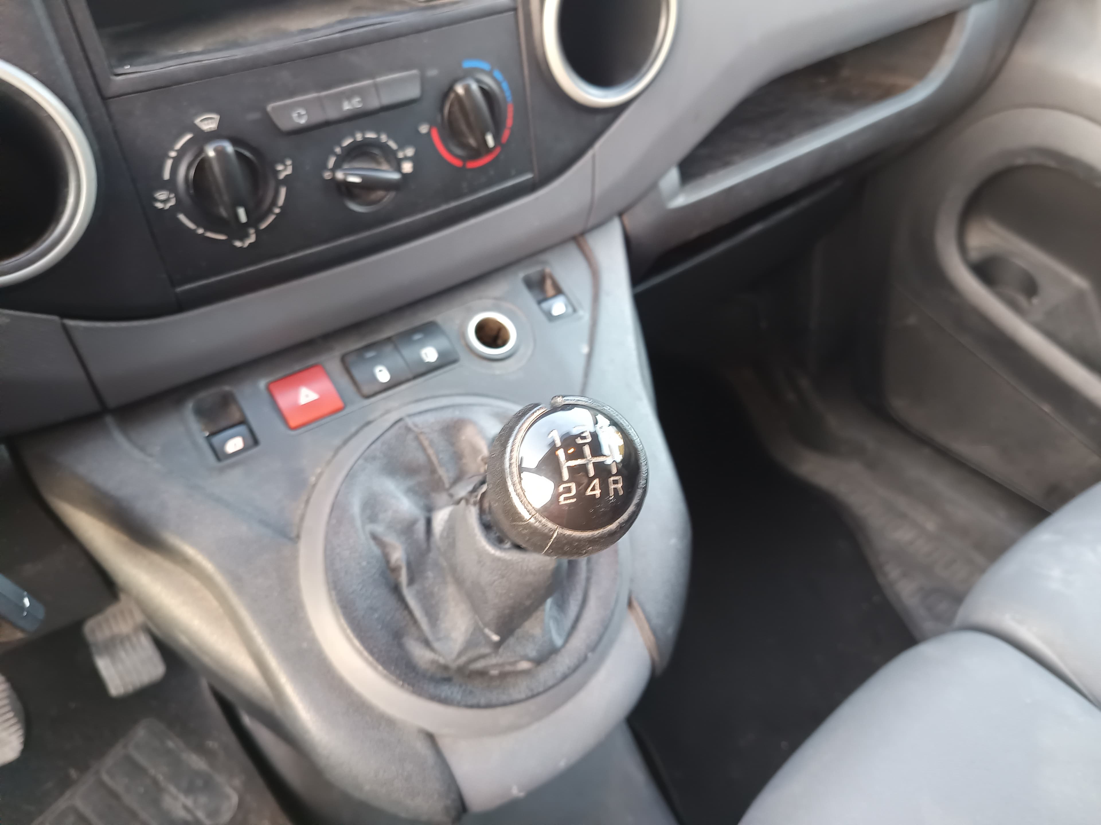 Citroën Berlingo · Ano 2015 — imagen 35