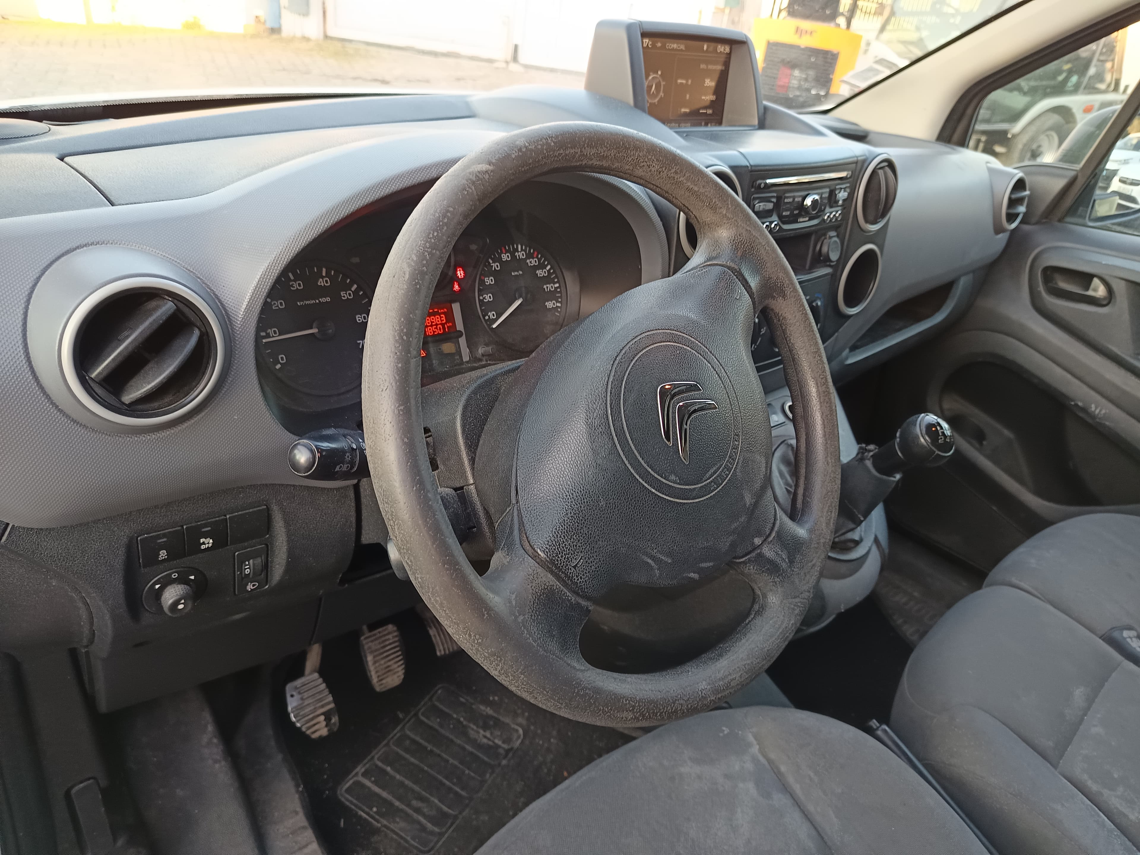 Citroën Berlingo · Ano 2015 — imagen 29