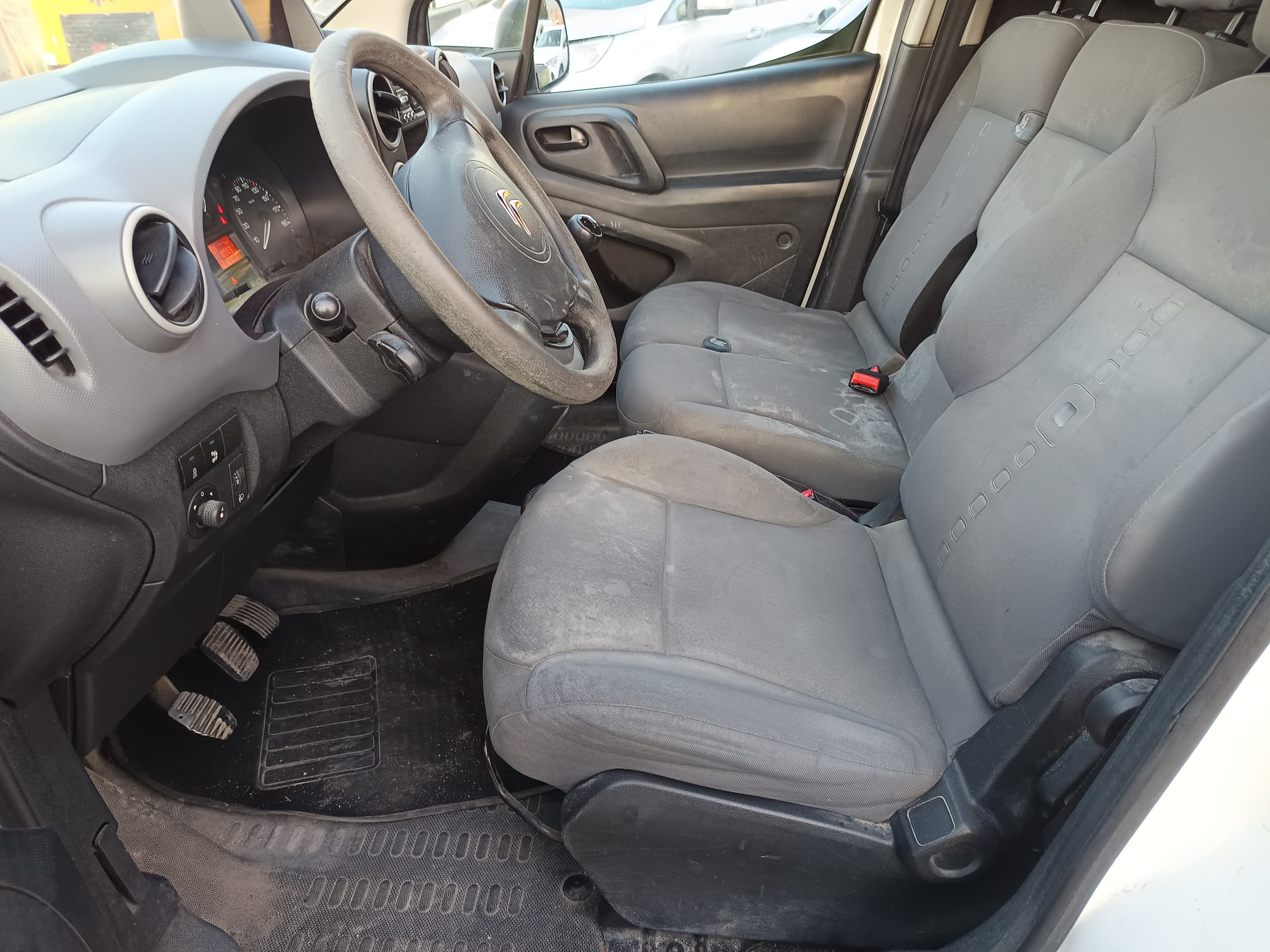 Citroën Berlingo · Ano 2015 — imagen 28