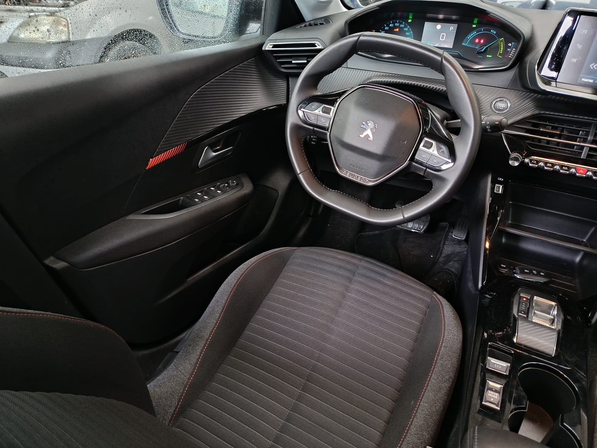 Peugeot e-208 · Ano 2022 — imagen 17
