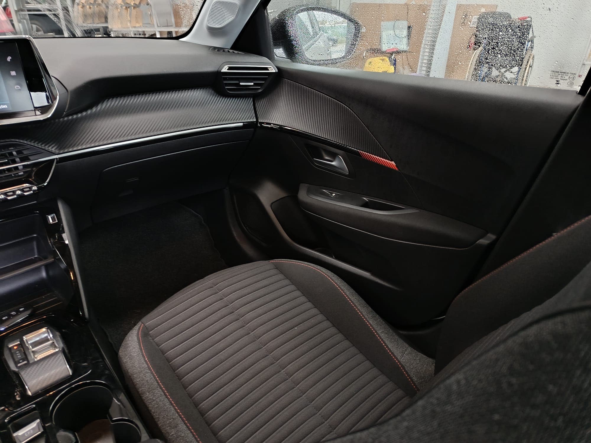 Peugeot e-208 · Ano 2022 — imagen 14