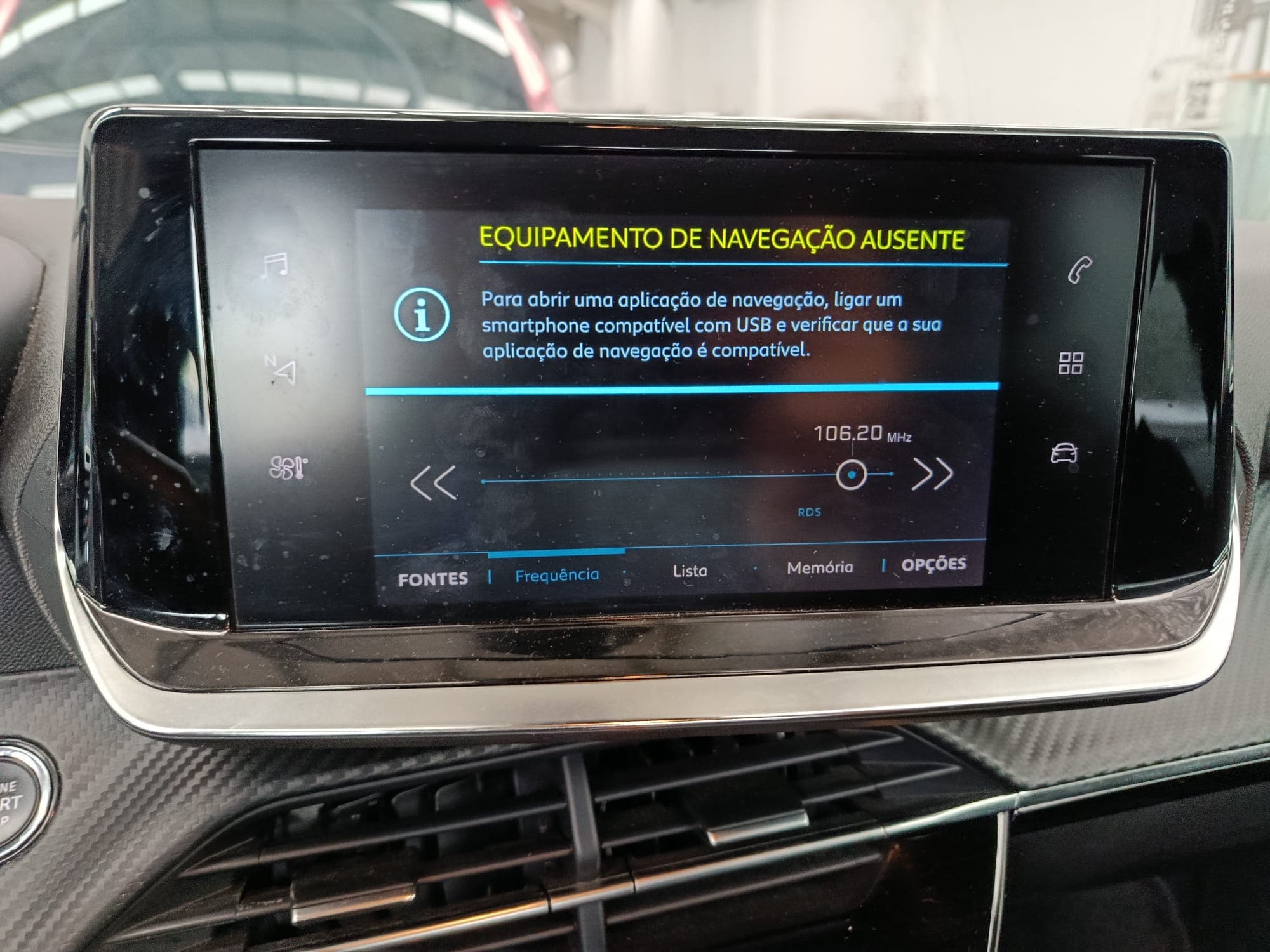 Peugeot e-208 · Ano 2022 — imagen 18