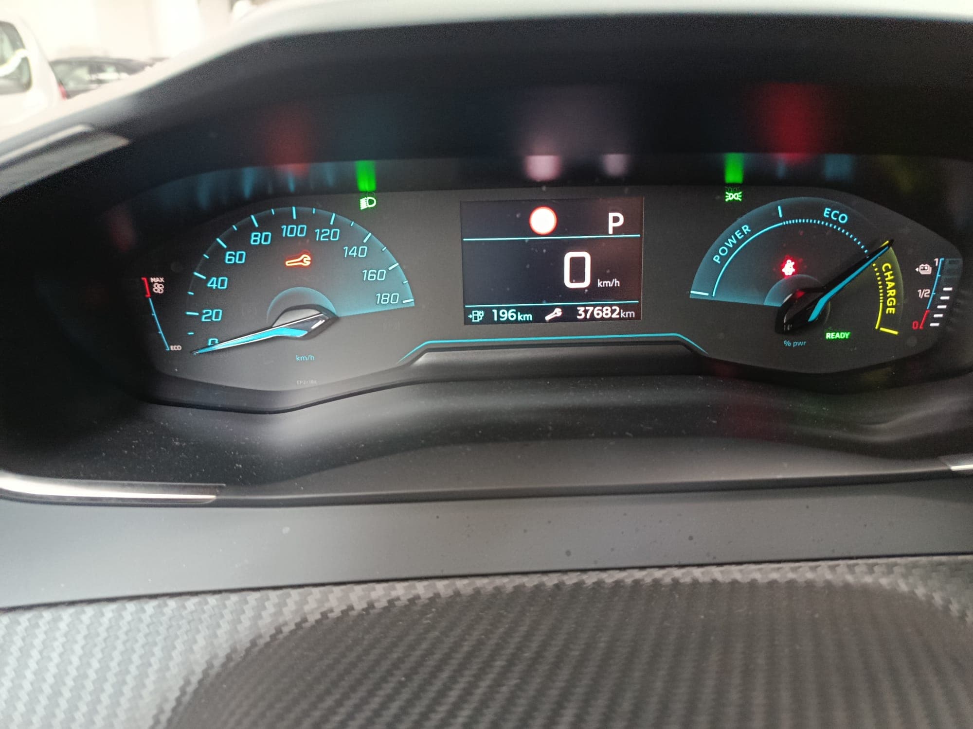 Peugeot e-208 · Ano 2022 — imagen 16