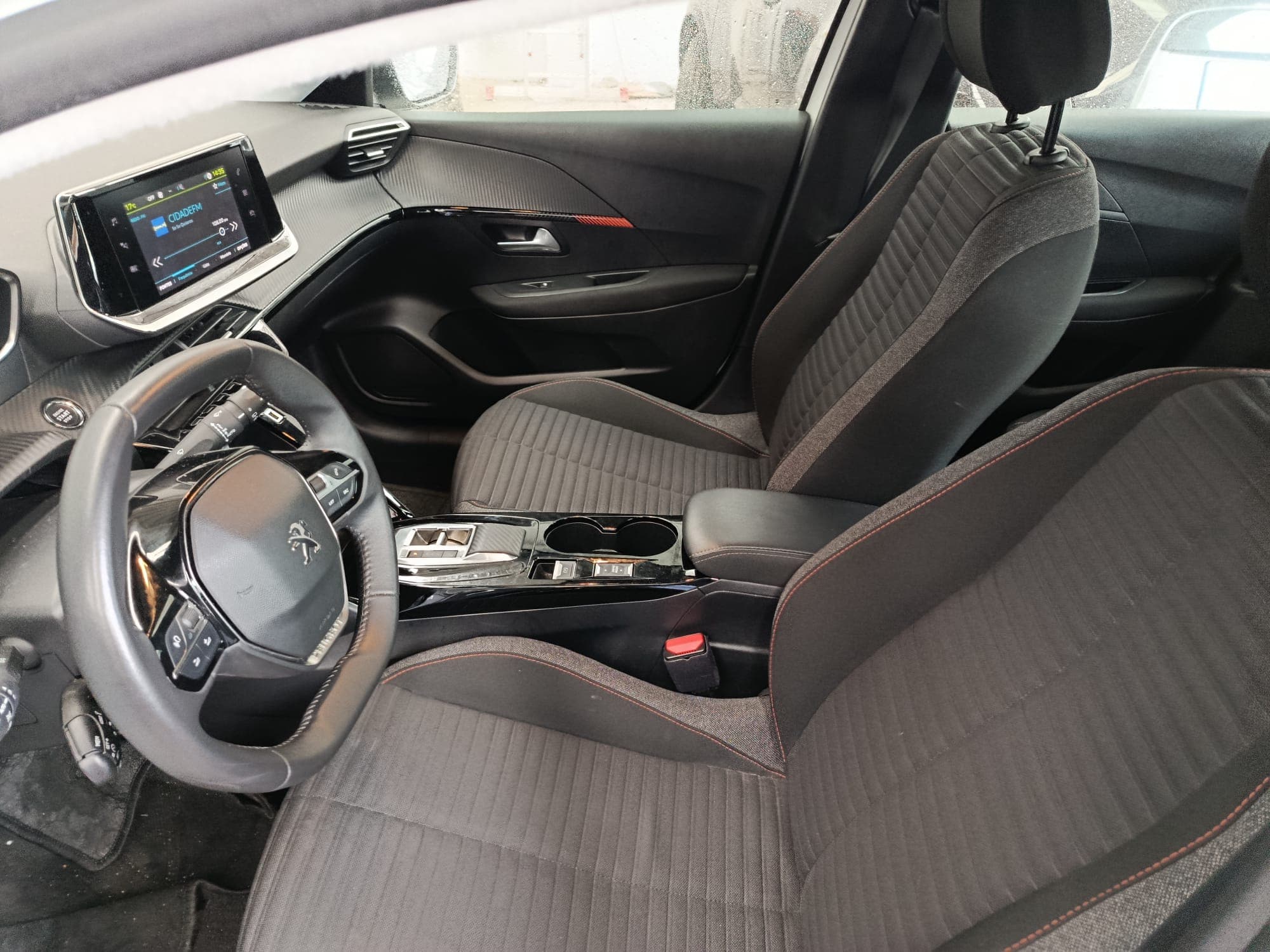 Peugeot e-208 · Ano 2022 — imagen 19