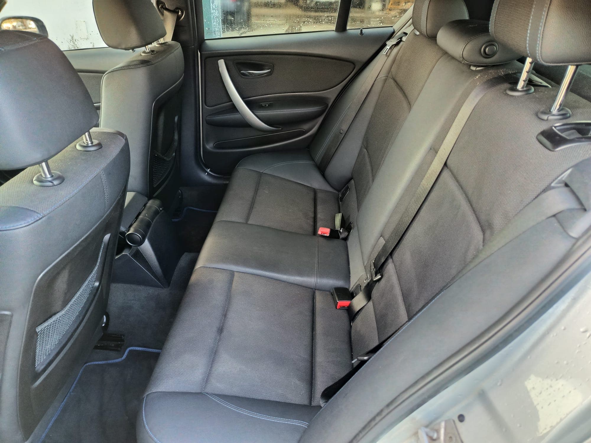 BMW 118d · Ano 2010 — imagen 19
