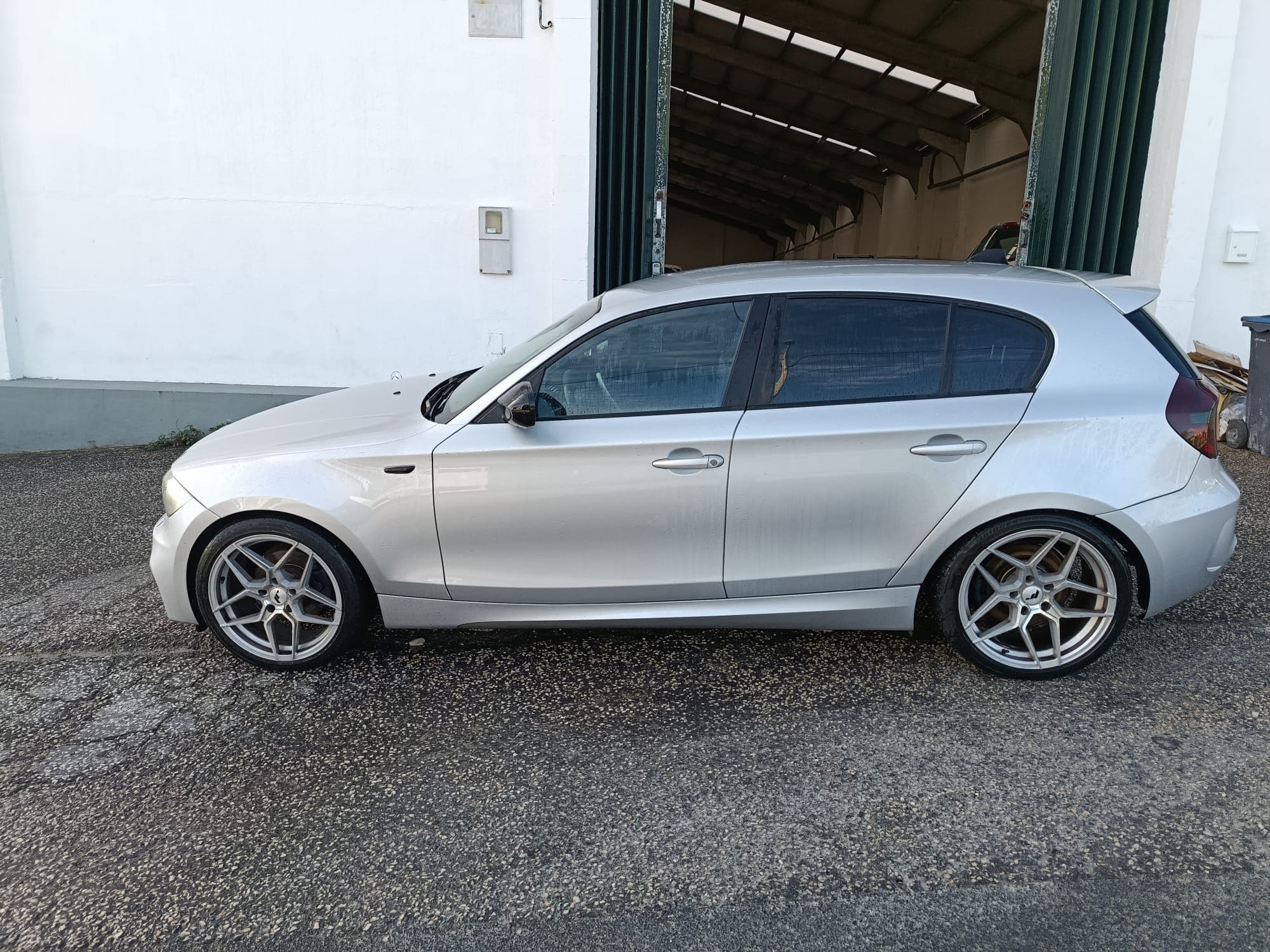 BMW 118d · Ano 2010 — imagen 3