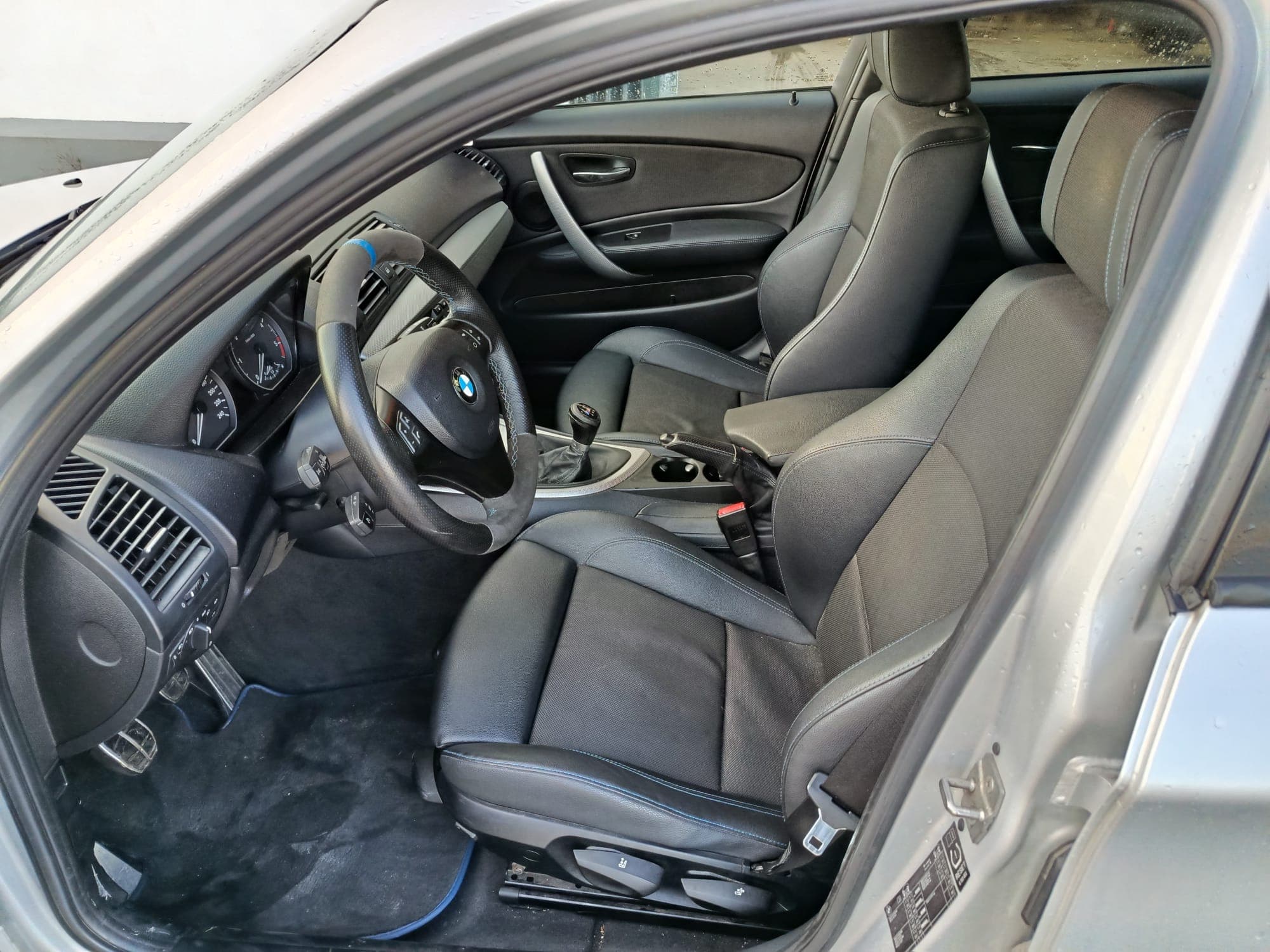 BMW 118d · Ano 2010 — imagen 15