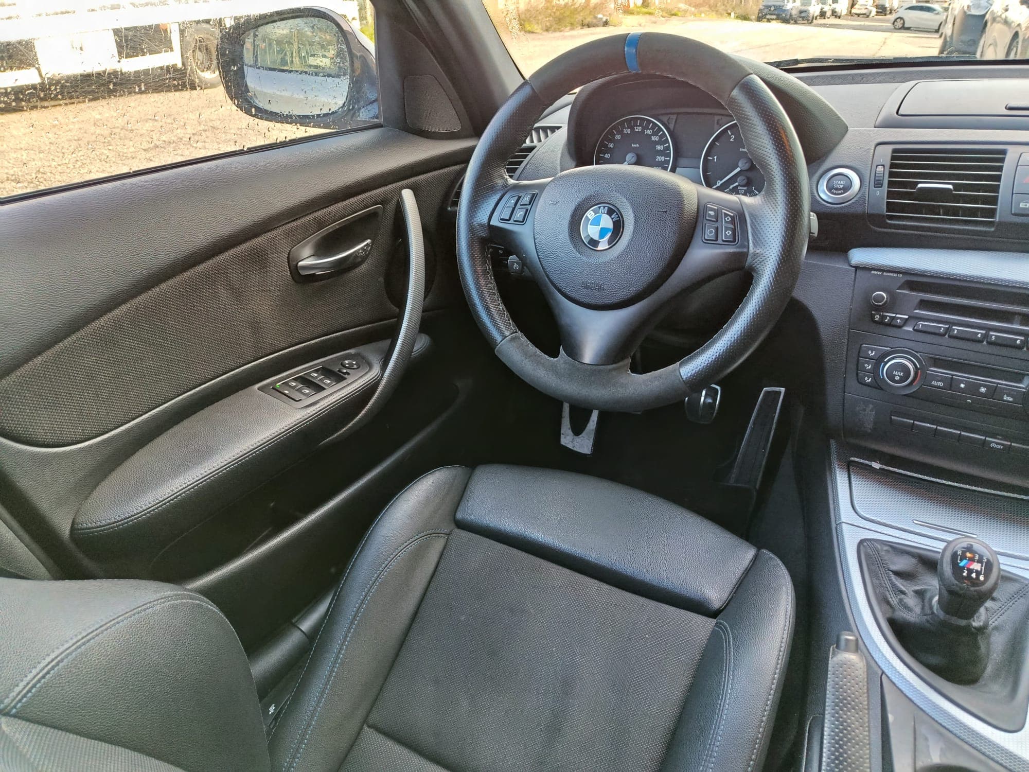 BMW 118d · Ano 2010 — imagen 21