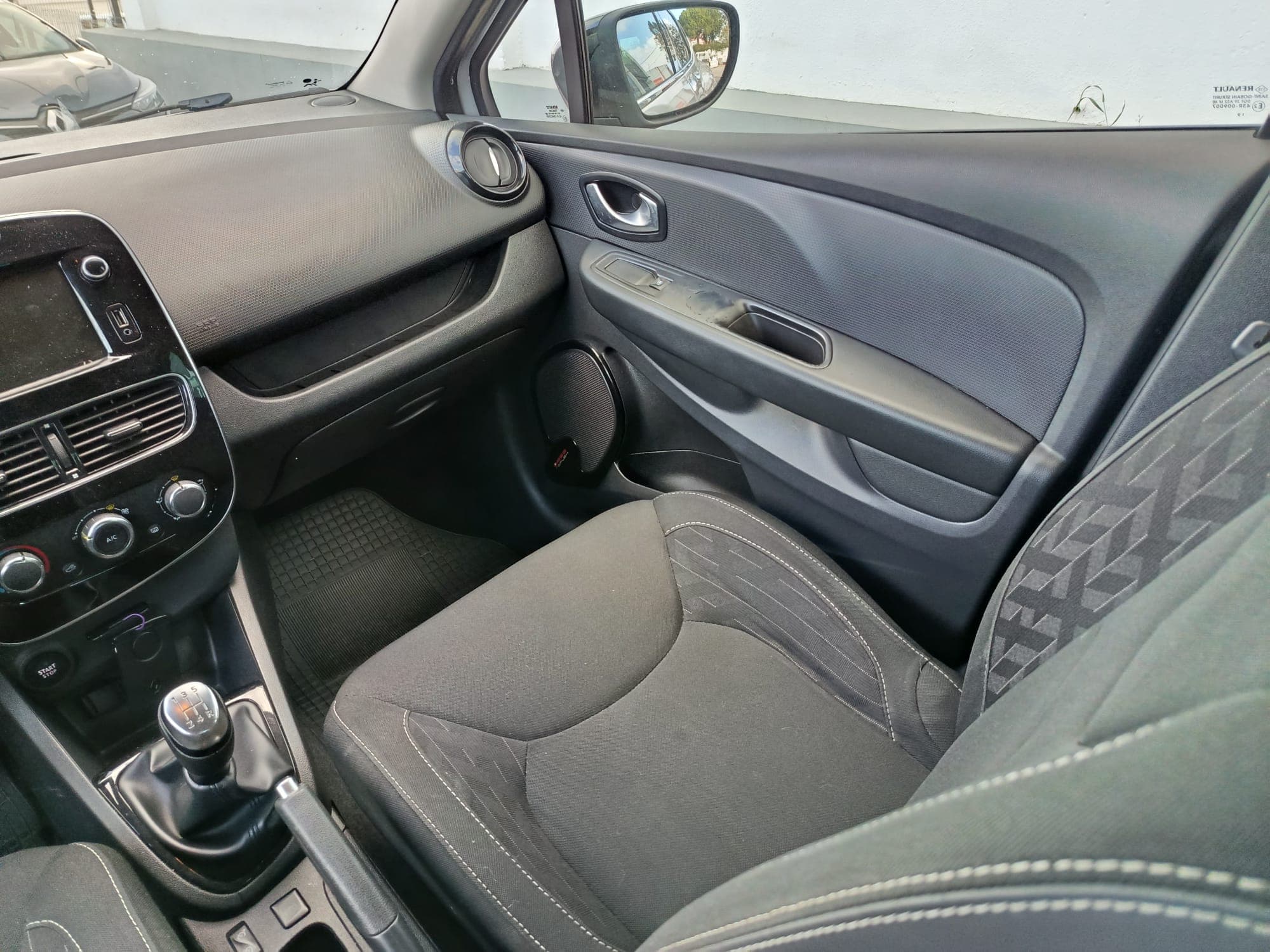Renault Clio · Ano 2019 — imagem 15
