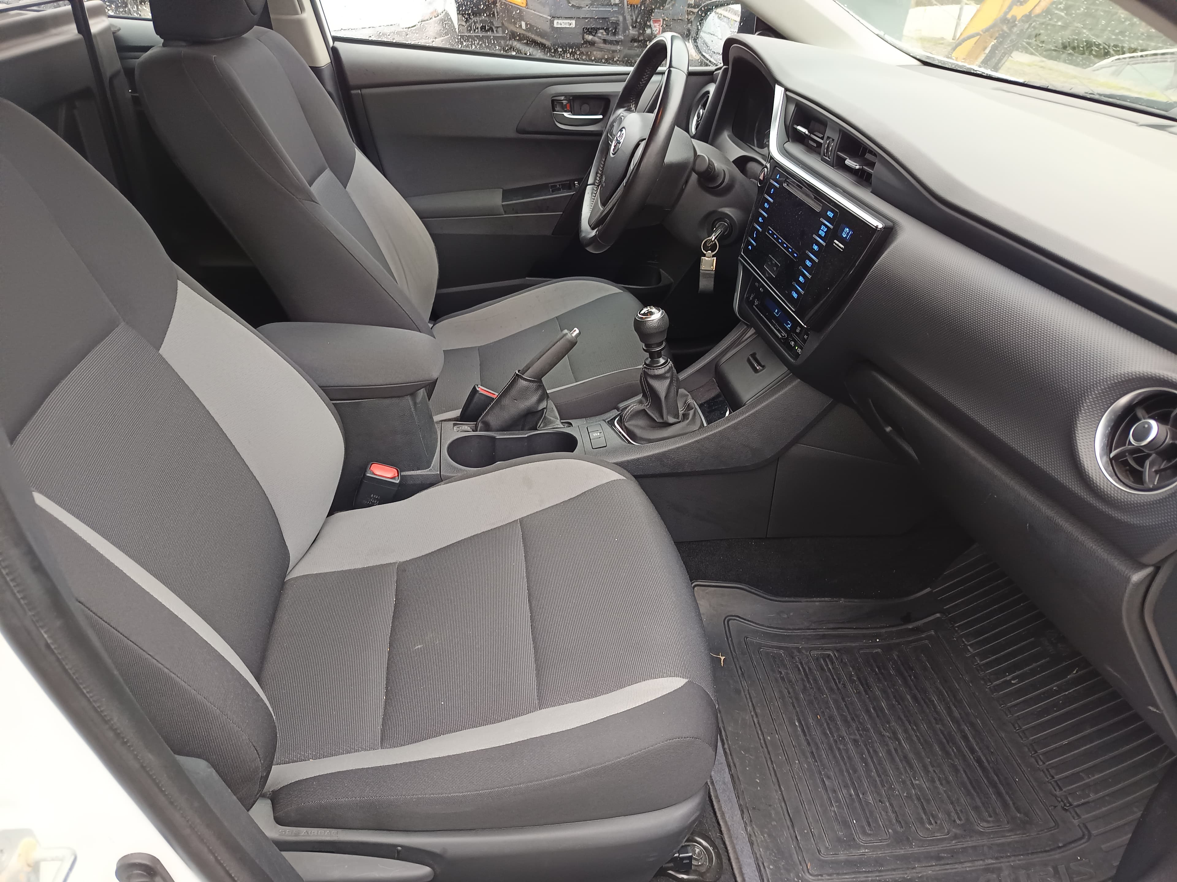 Toyota Auris · Ano 2016 — imagen 21