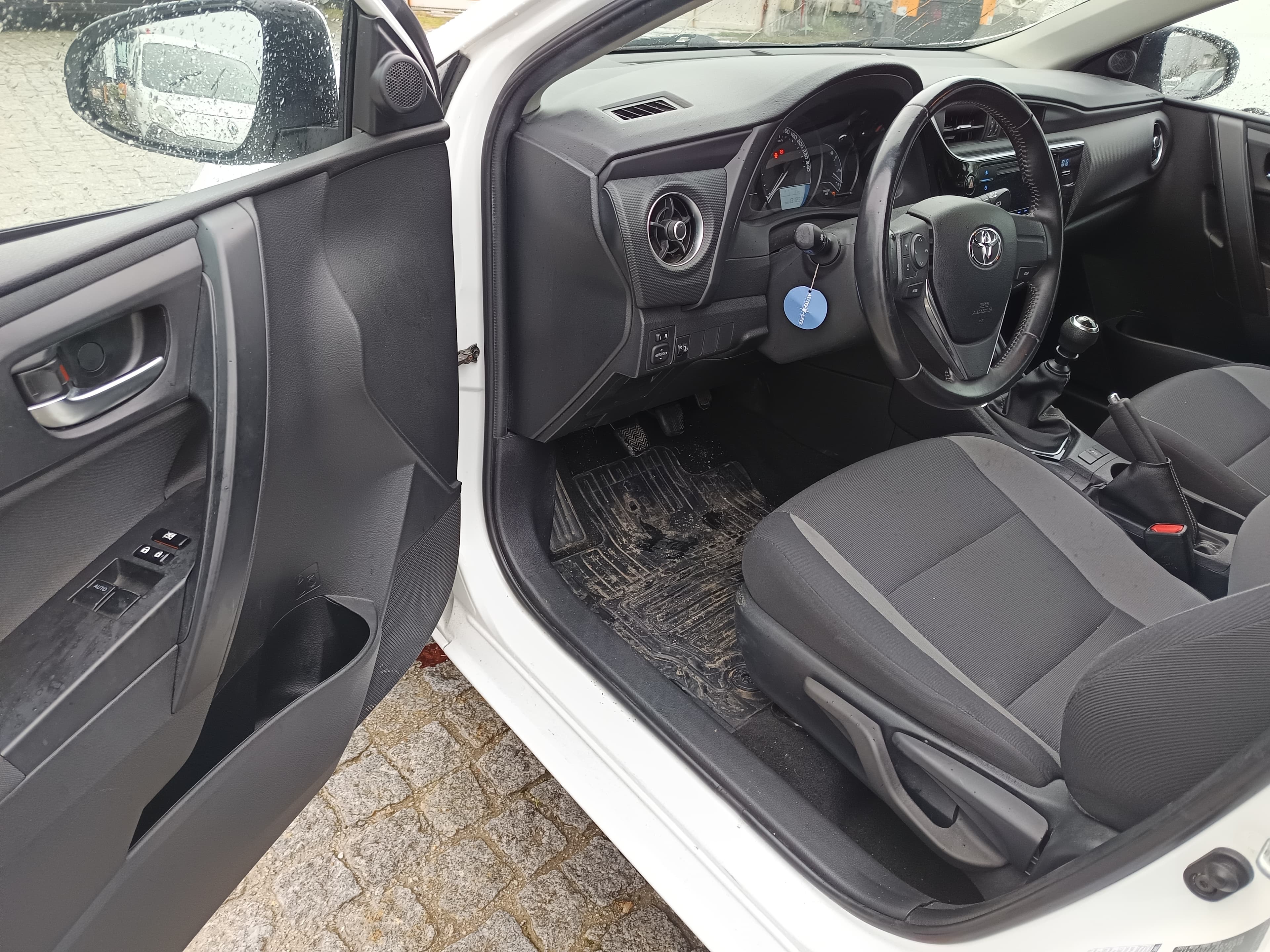 Toyota Auris · Ano 2016 — imagen 23