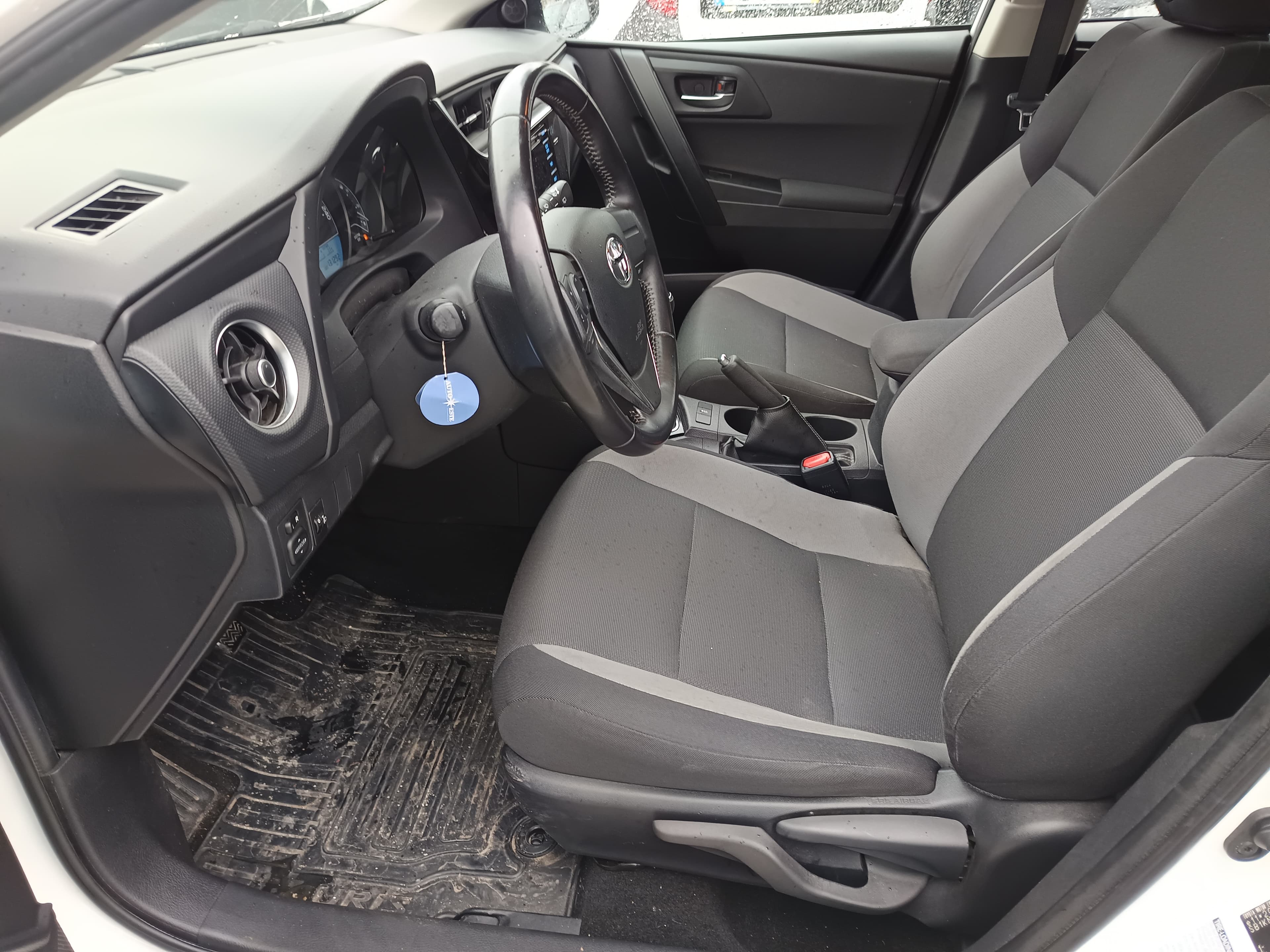 Toyota Auris · Ano 2016 — imagen 25