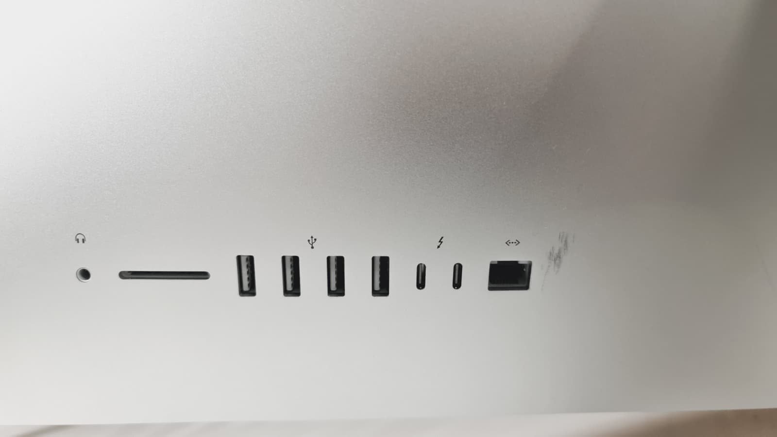 Computador Apple iMac A2115 — image 4