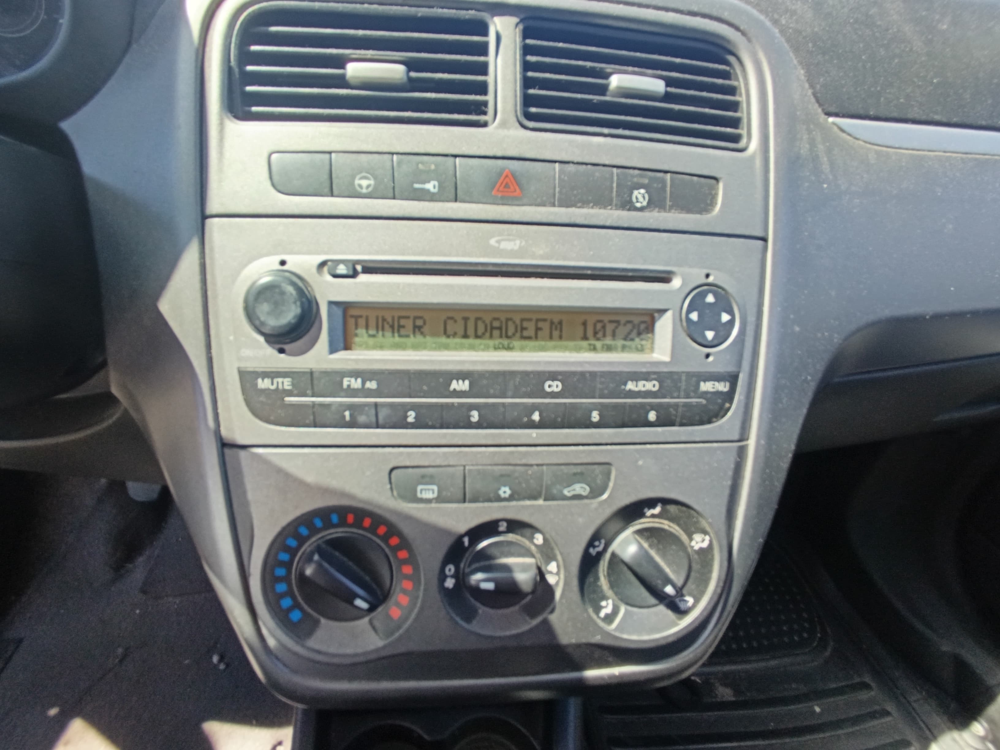 Fiat Punto · Ano 2012 — imagen 30