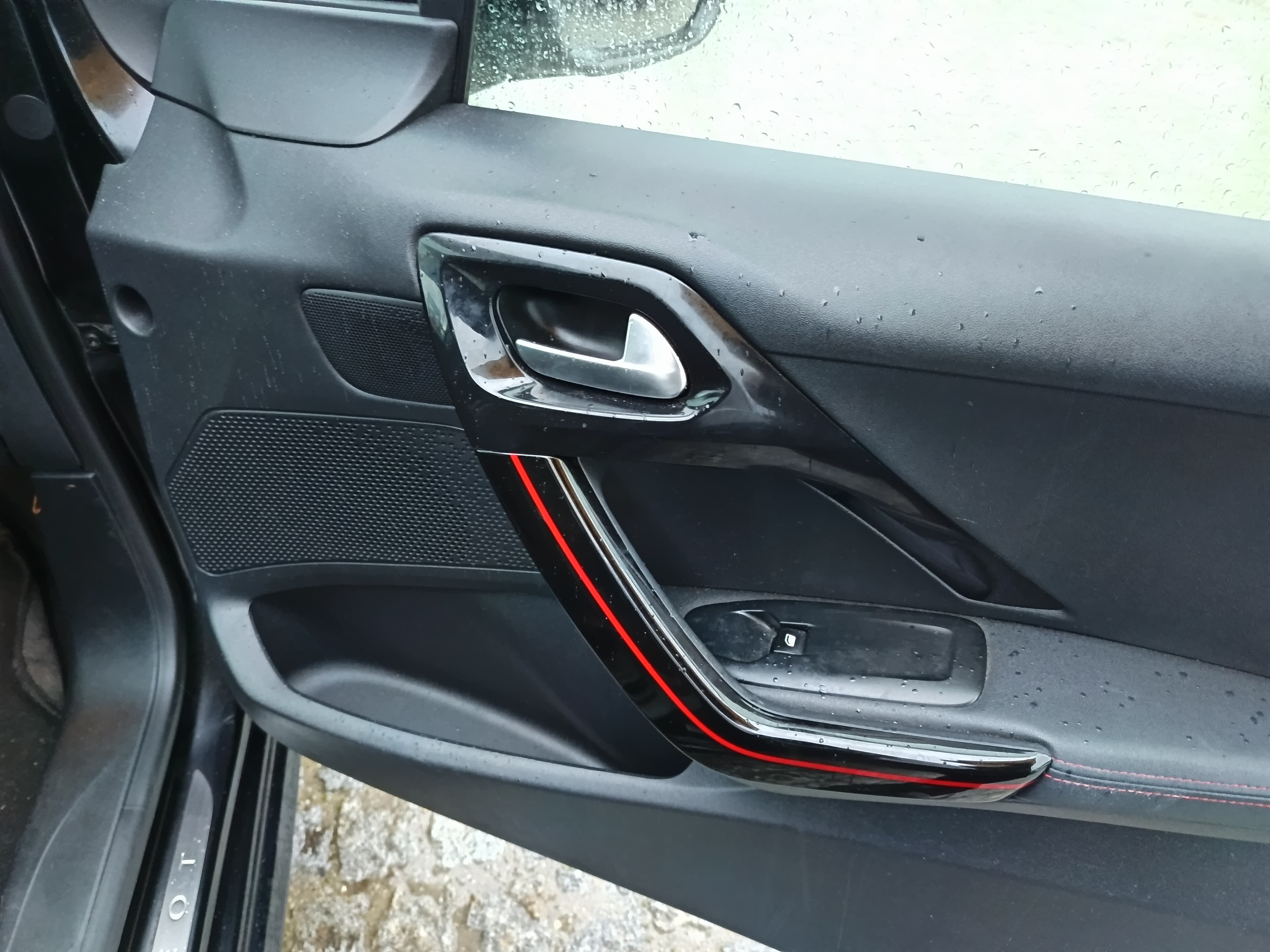 Peugeot 208 · Ano 2017 — imagem 24