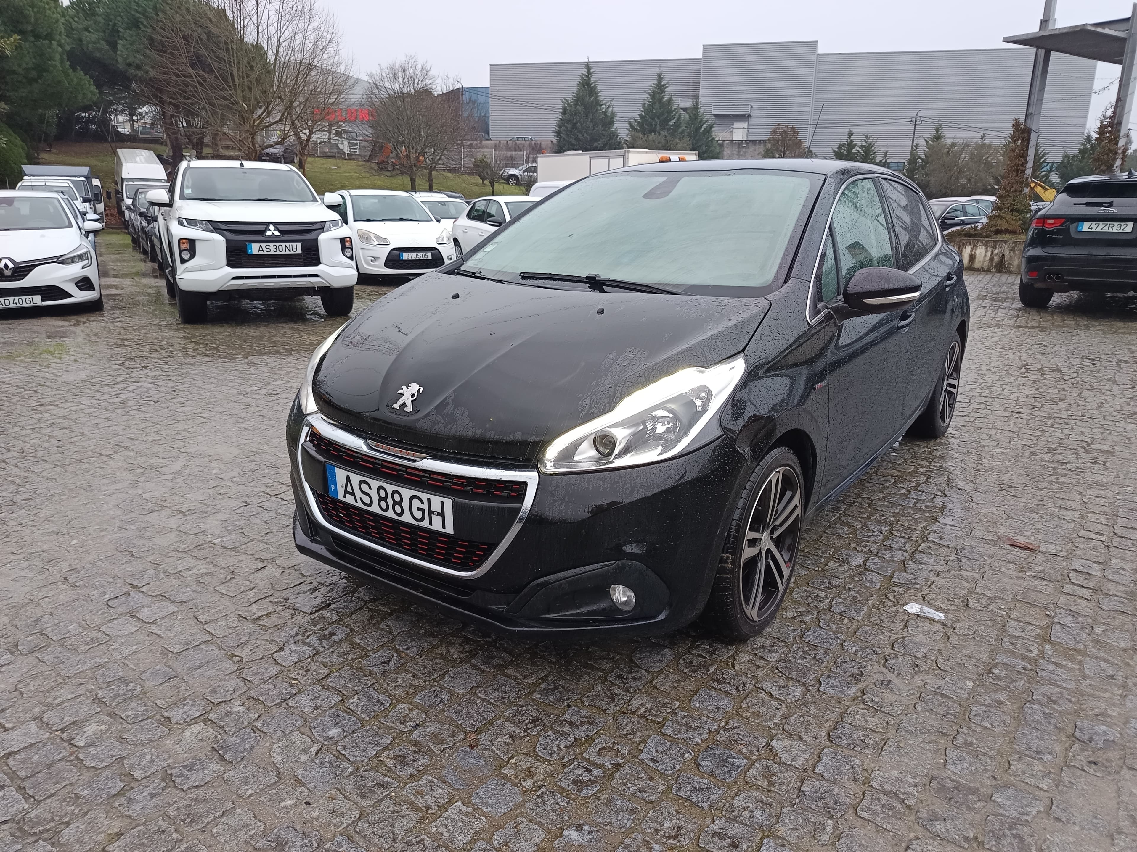 Peugeot 208 · Ano 2017 — imagem 1