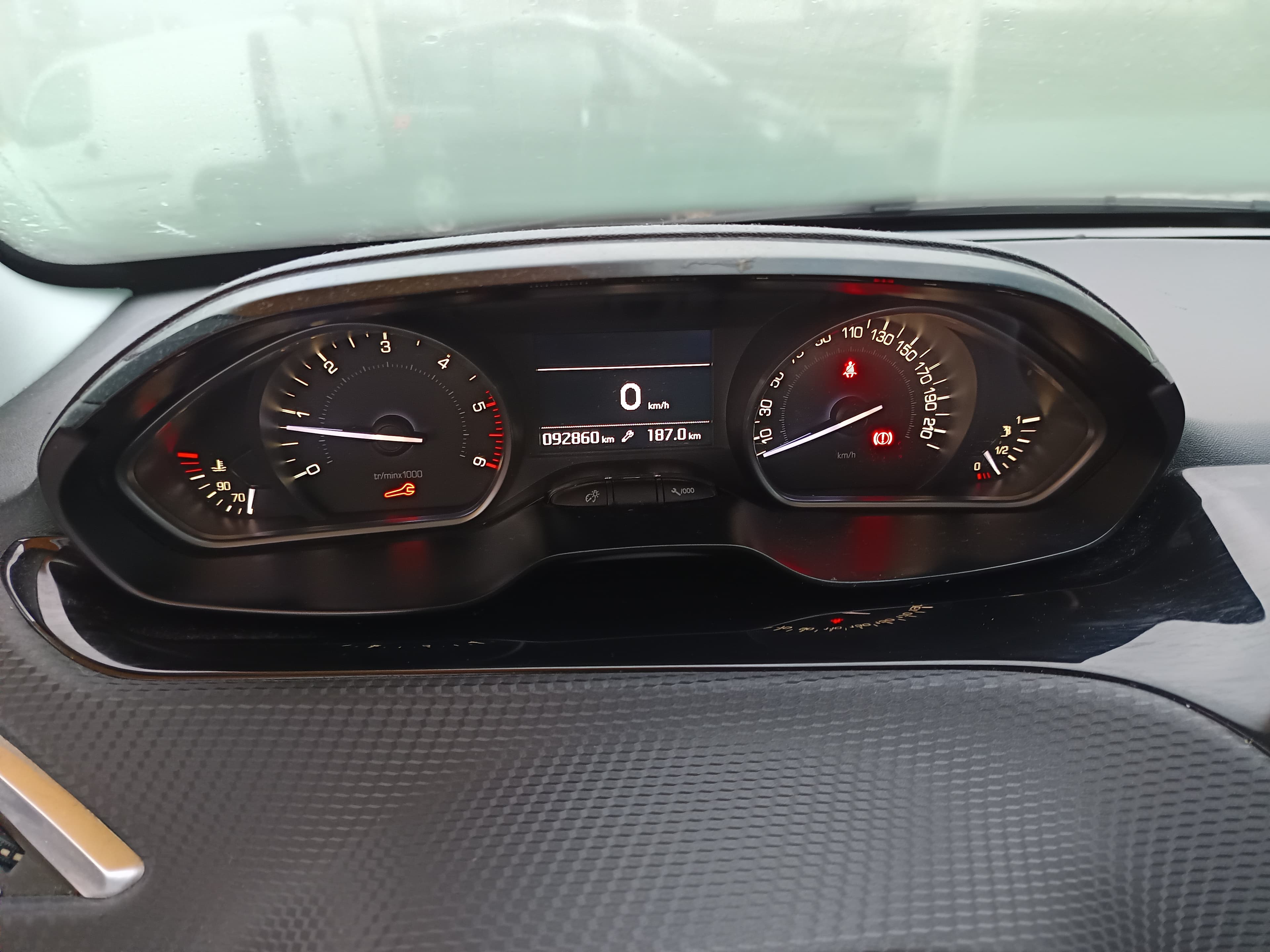 Peugeot 208 · Ano 2017 — imagem 41