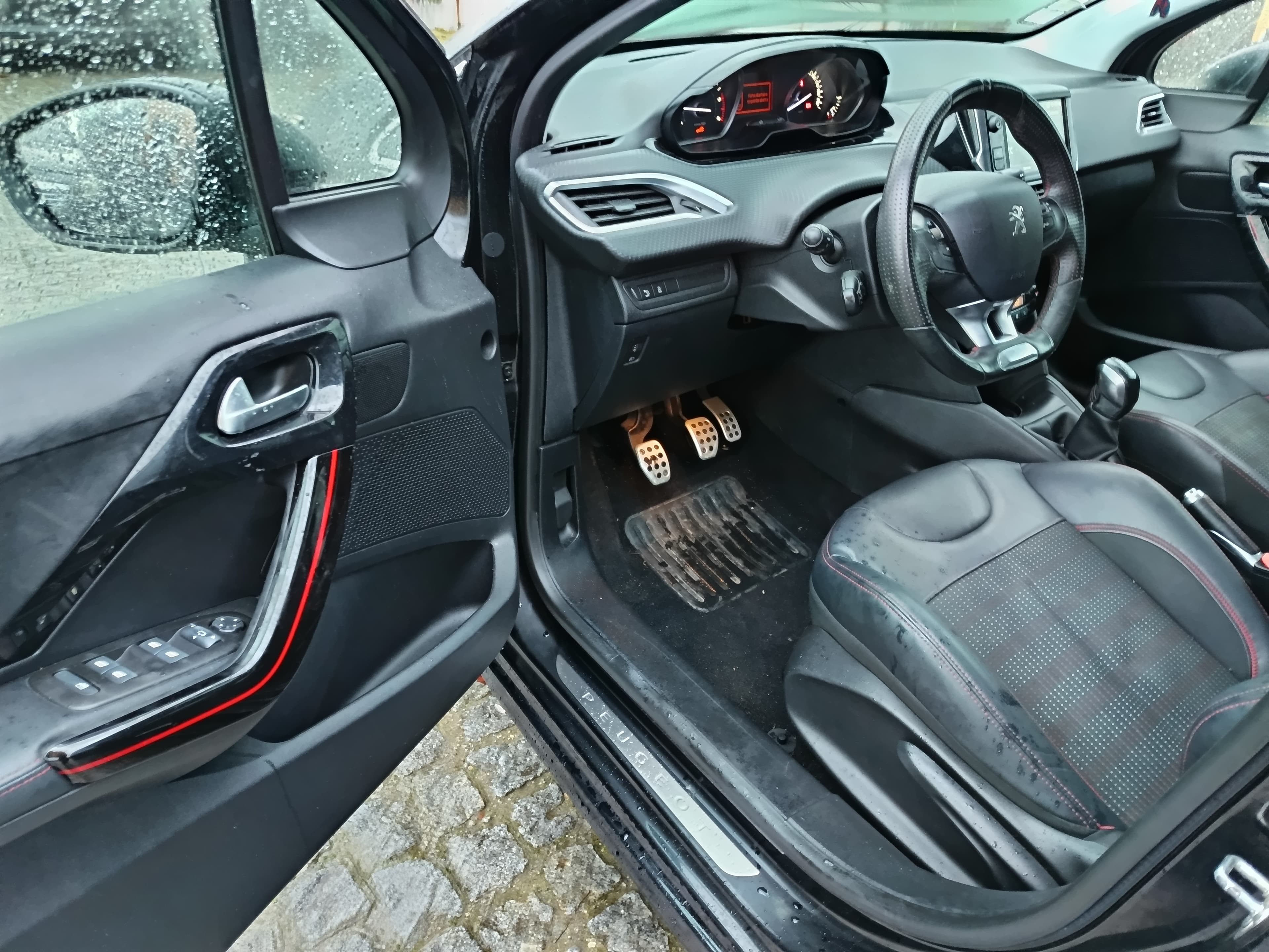 Peugeot 208 · Ano 2017 — imagem 30
