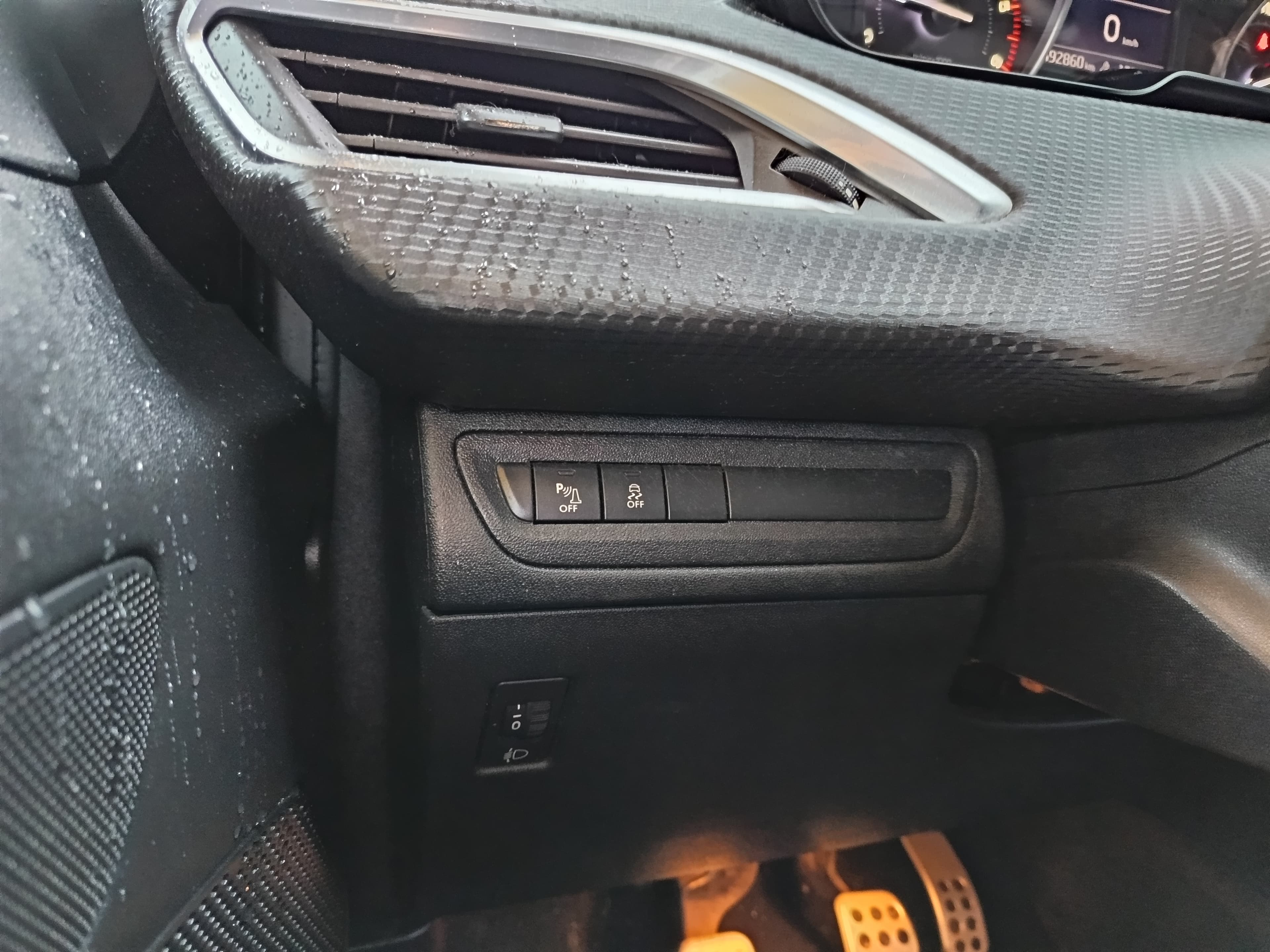 Peugeot 208 · Ano 2017 — imagem 44