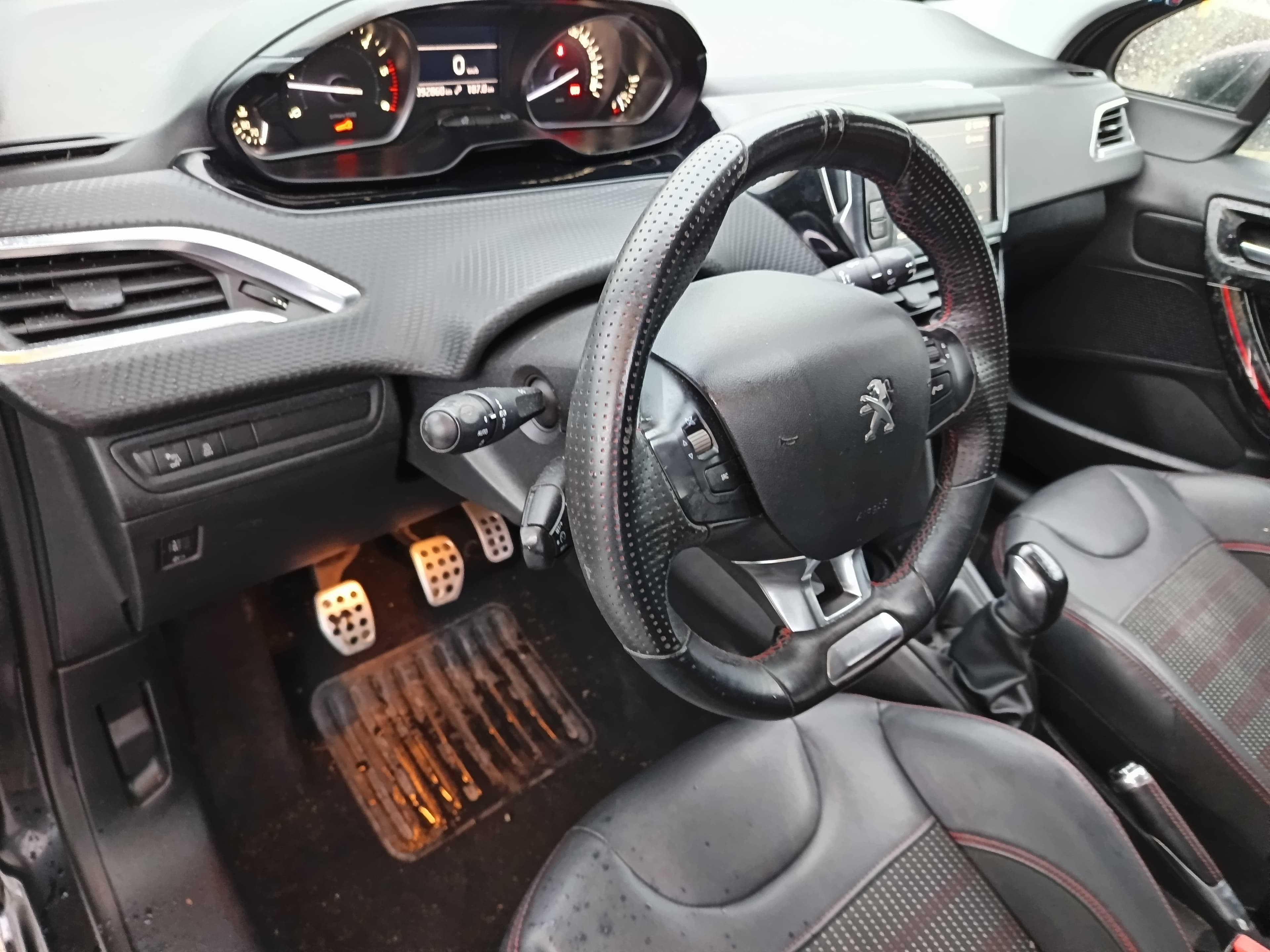 Peugeot 208 · Ano 2017 — imagem 34
