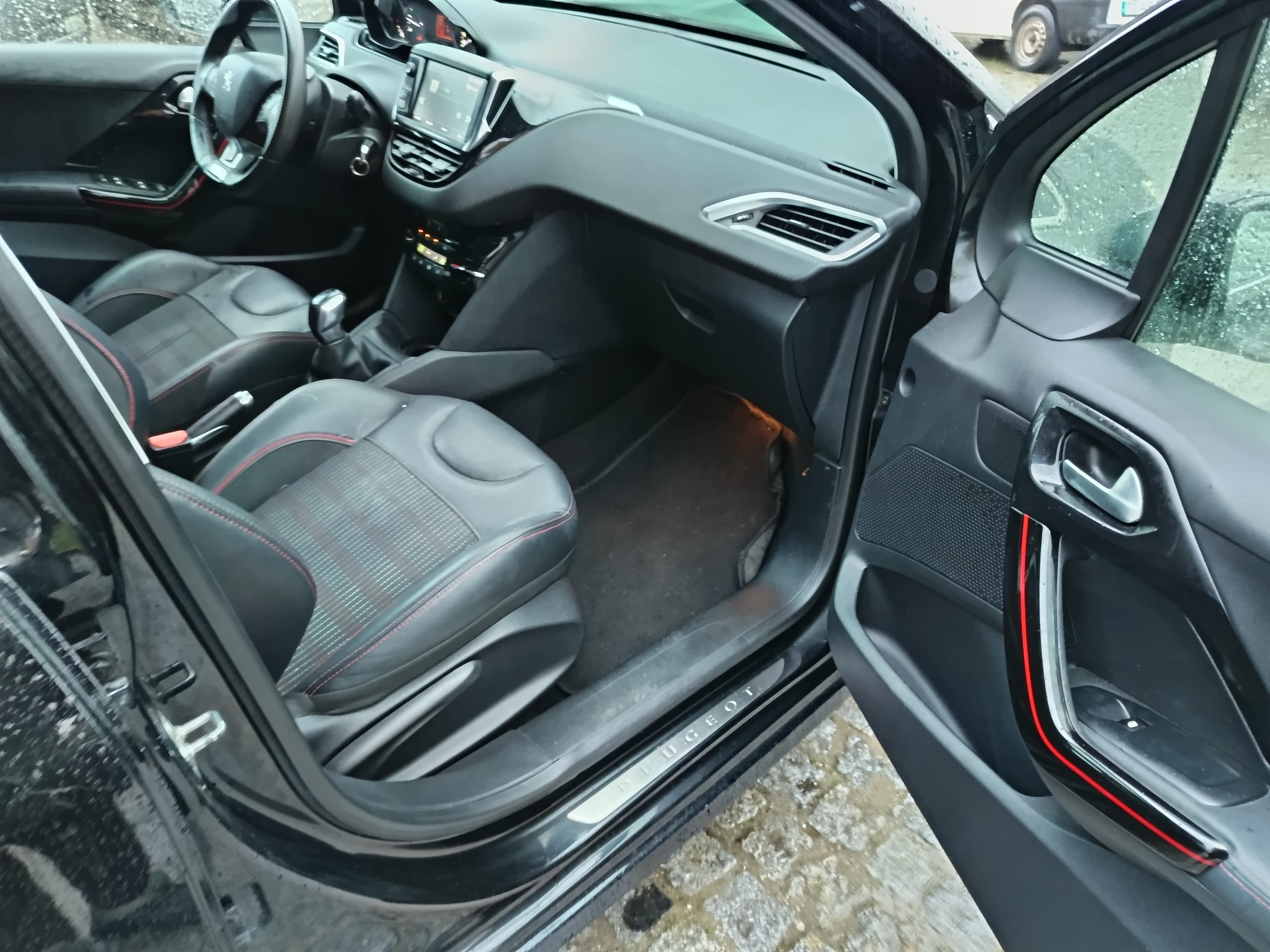 Peugeot 208 · Ano 2017 — imagem 23
