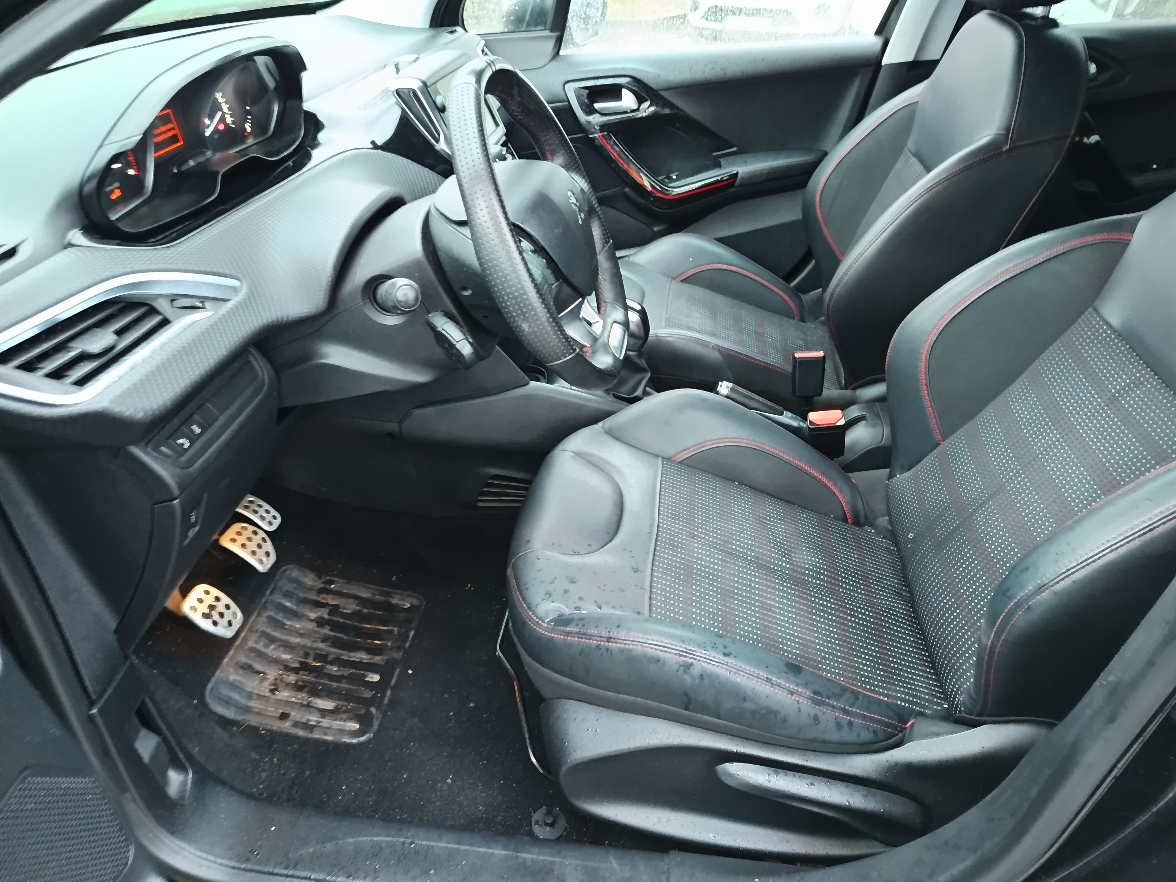 Peugeot 208 · Ano 2017 — imagem 32