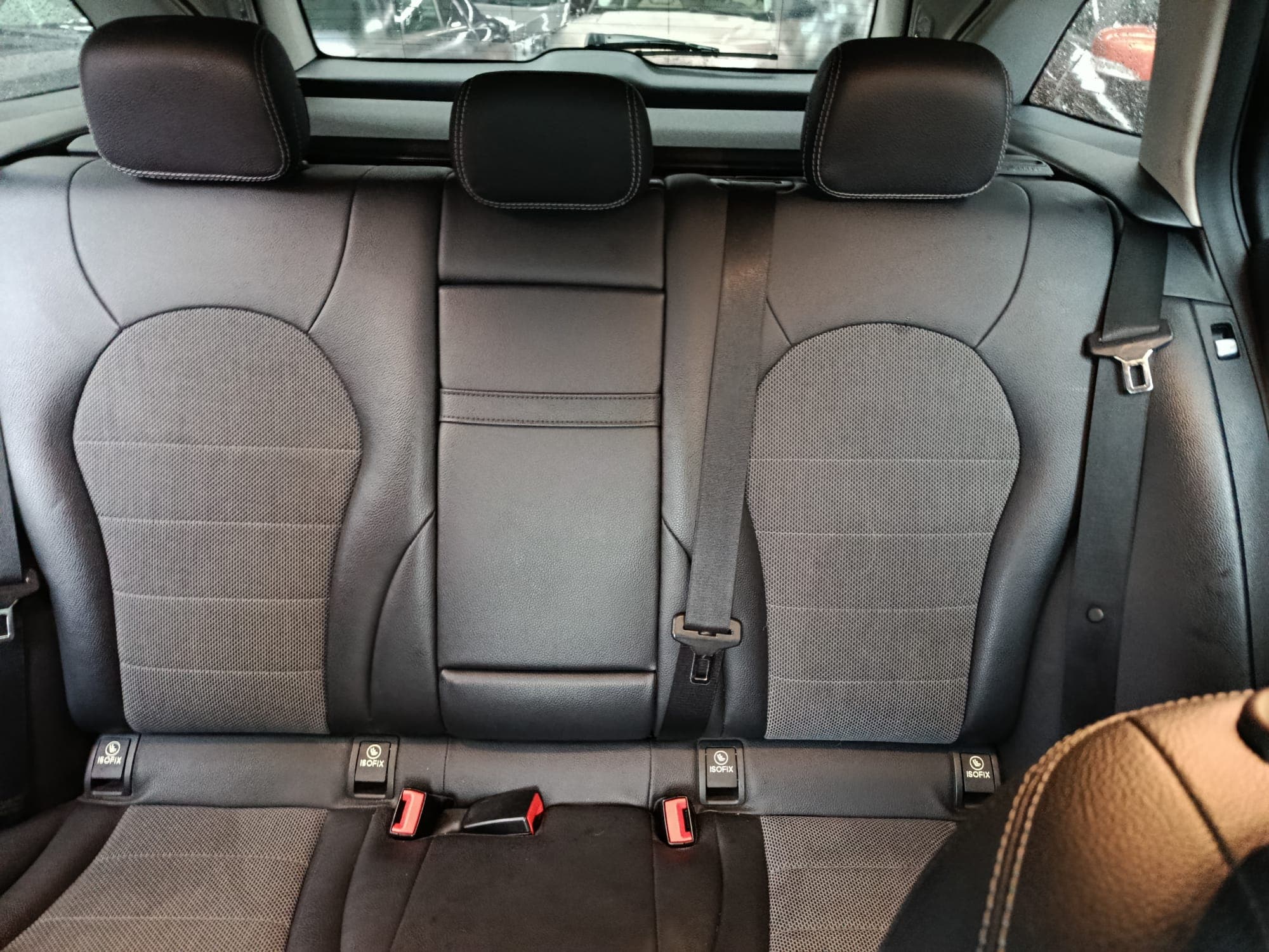 Mercedes-Benz C 220 · Ano 2015 — imagen 11
