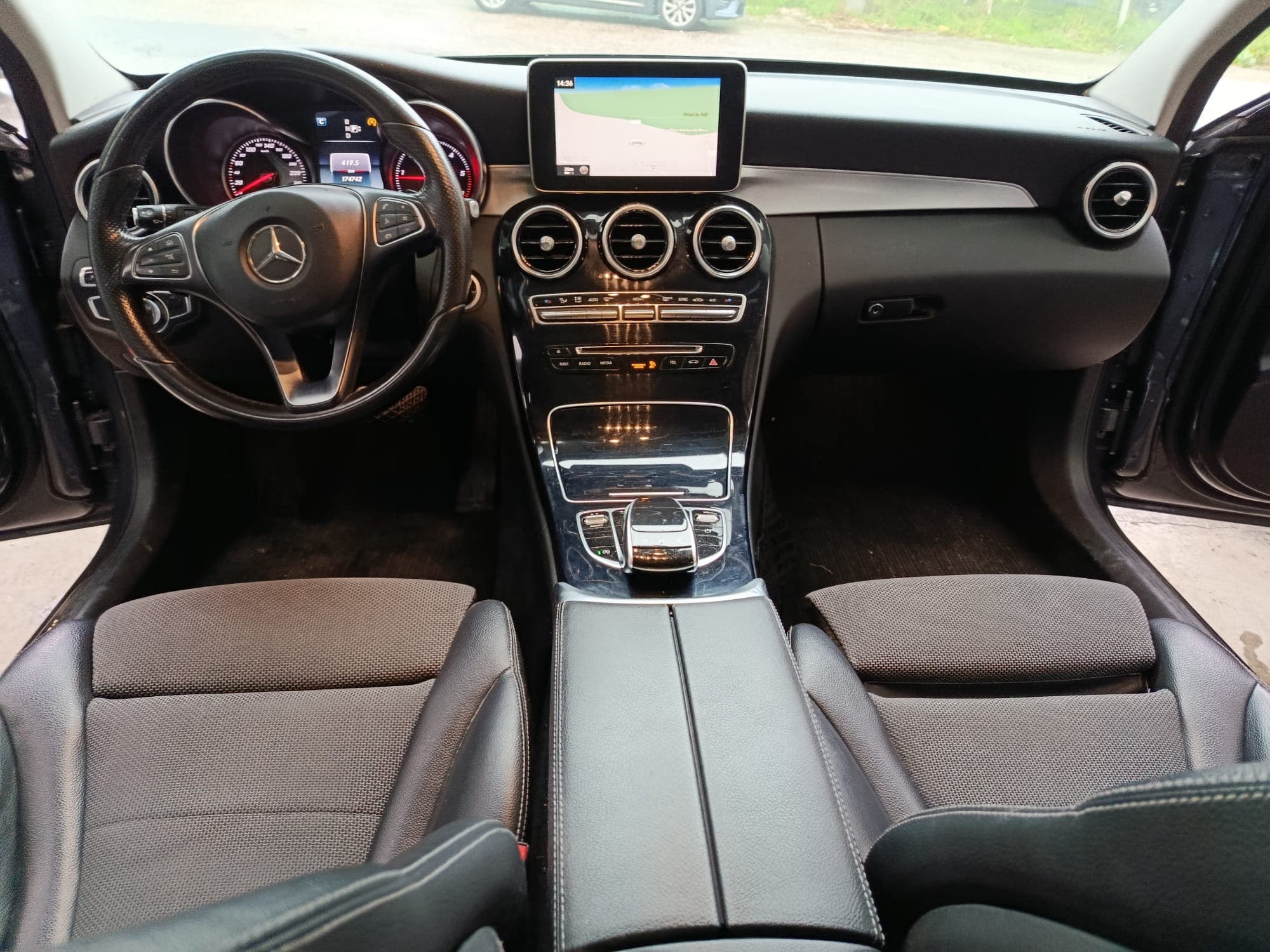 Mercedes-Benz C 220 · Ano 2015 — imagen 12