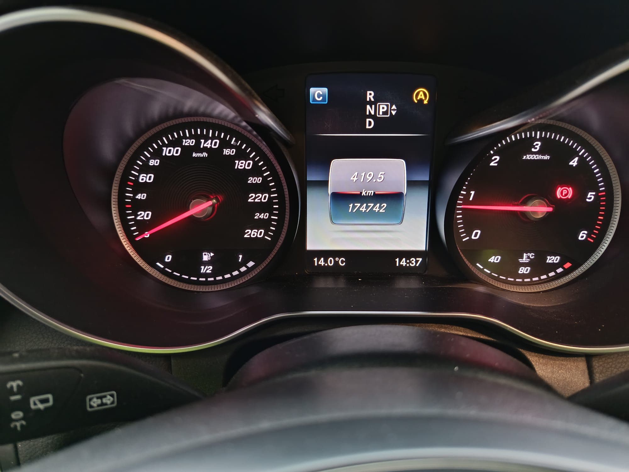Mercedes-Benz C 220 · Ano 2015 — imagen 9