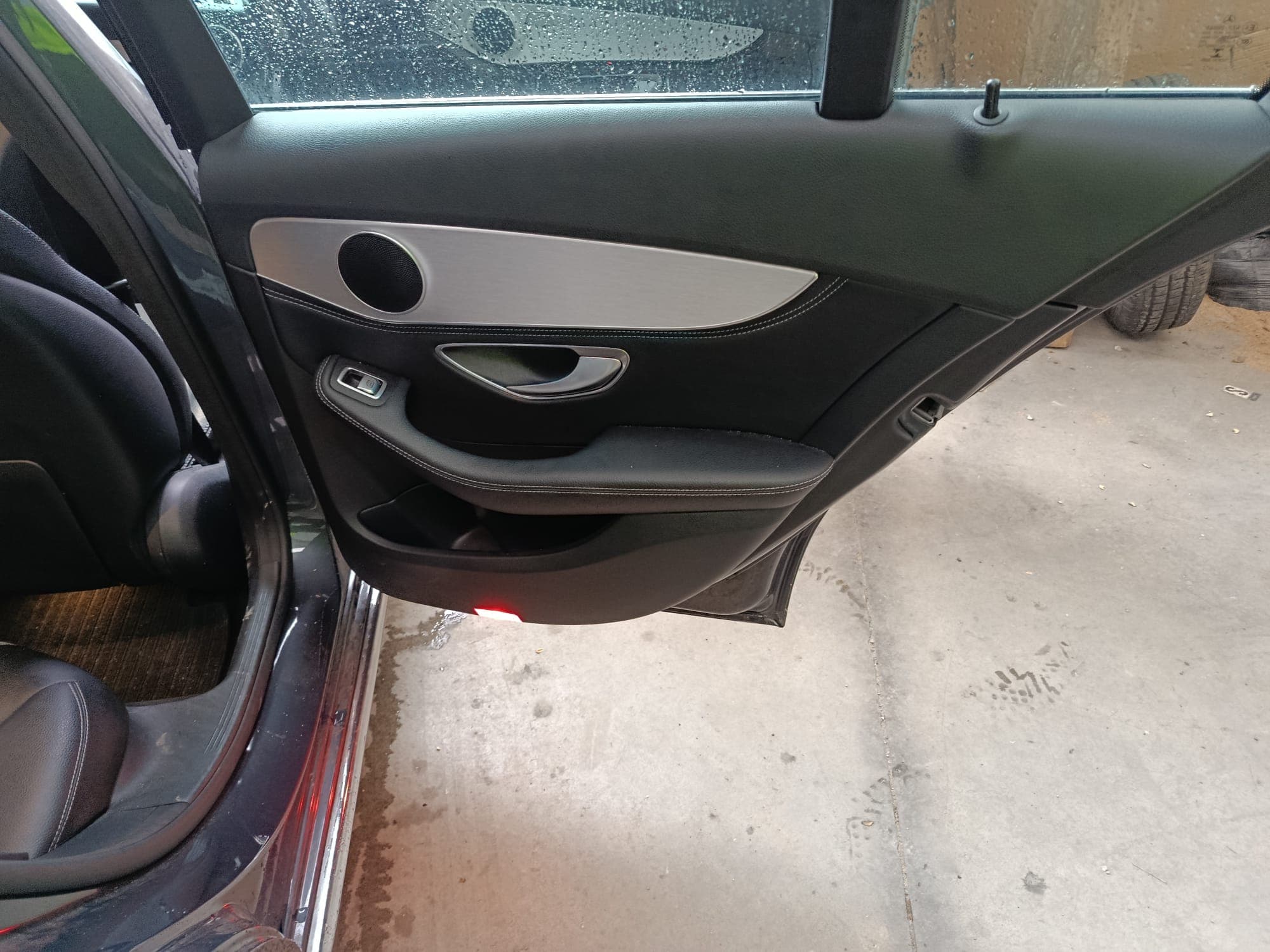 Mercedes-Benz C 220 · Ano 2015 — imagen 17