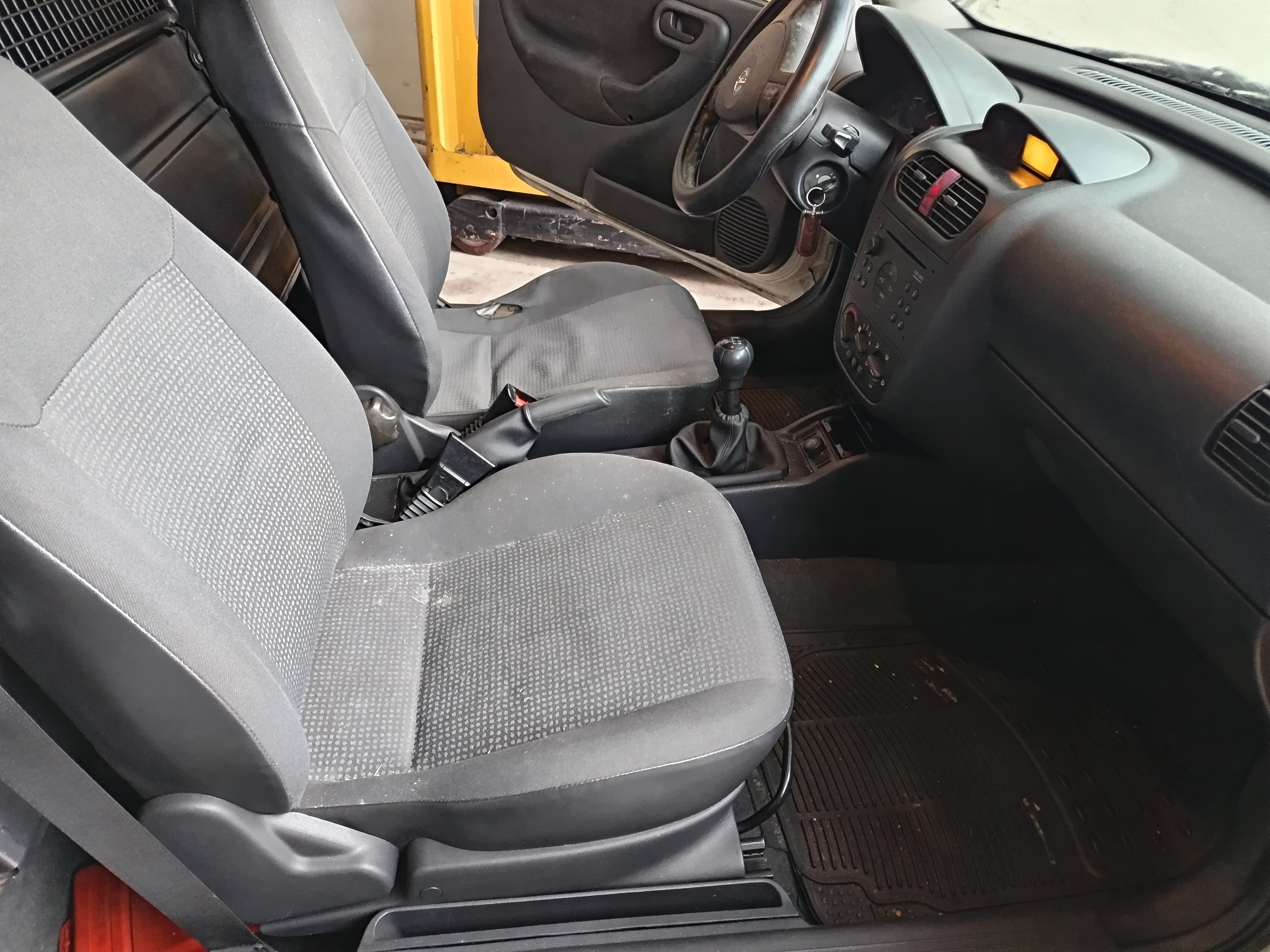 Opel Corsa · Ano 2003 — imagen 16