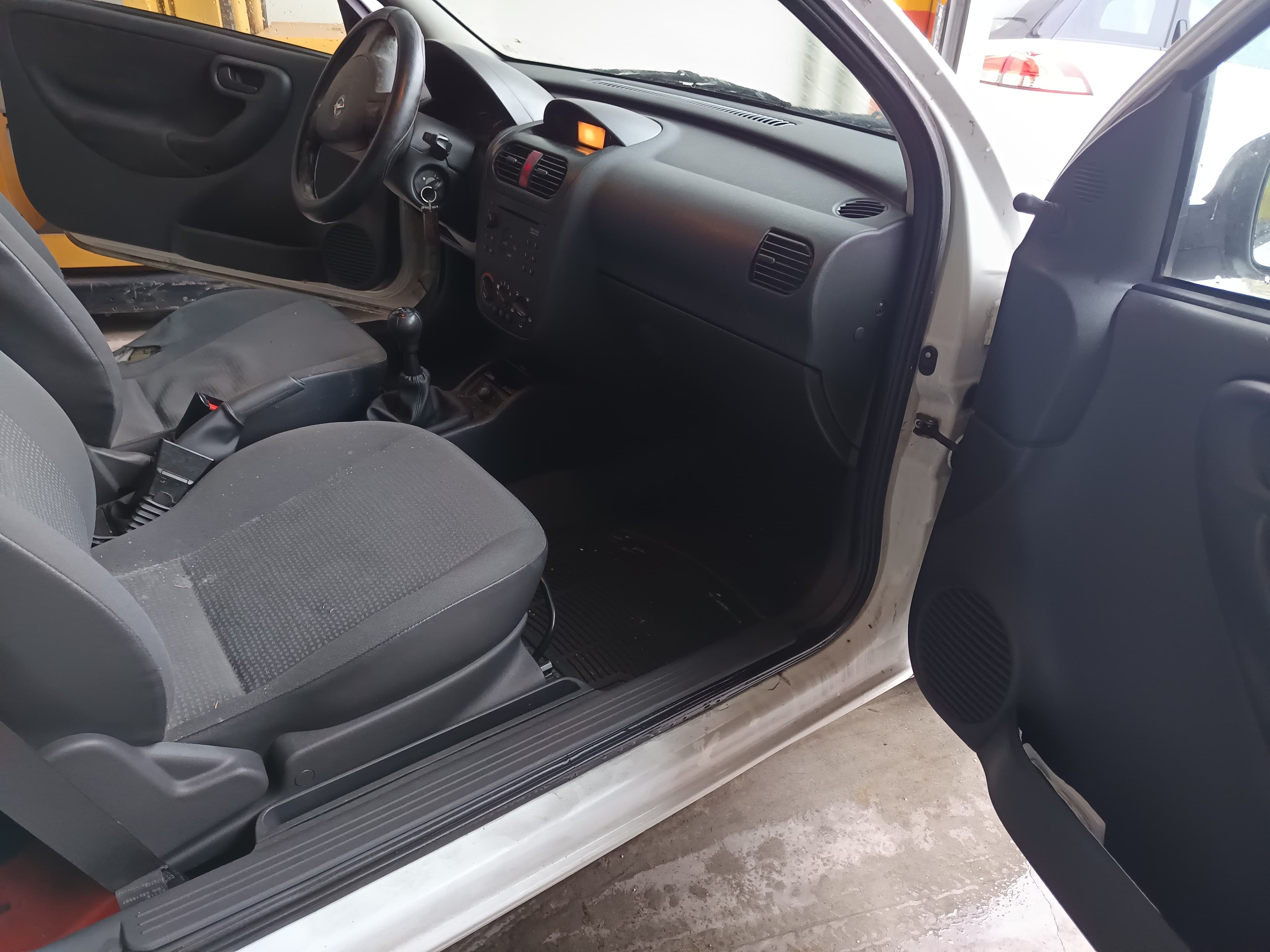 Opel Corsa · Ano 2003 — imagen 17