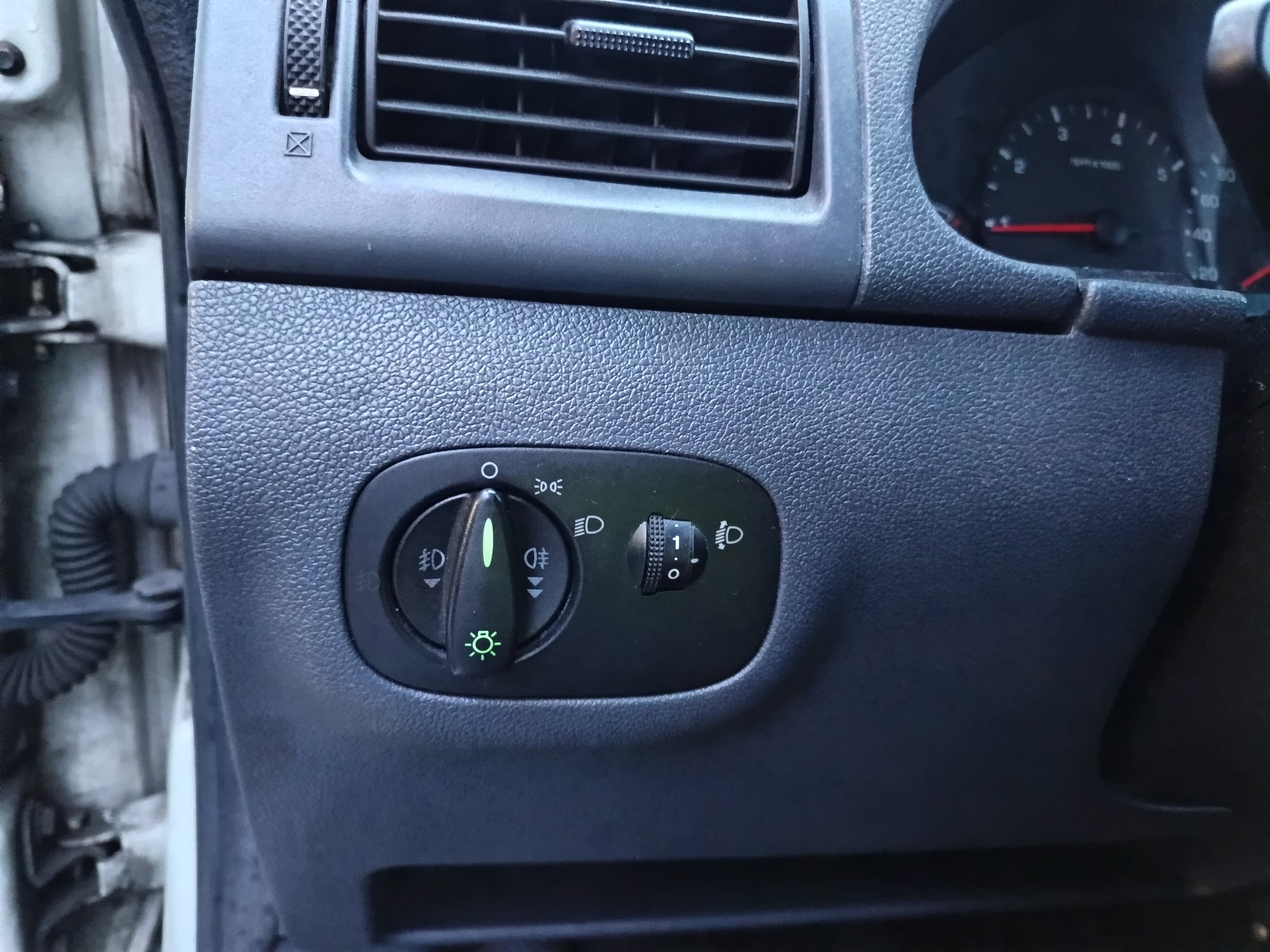 Ford Transit Connect · Ano 2008 — image 33