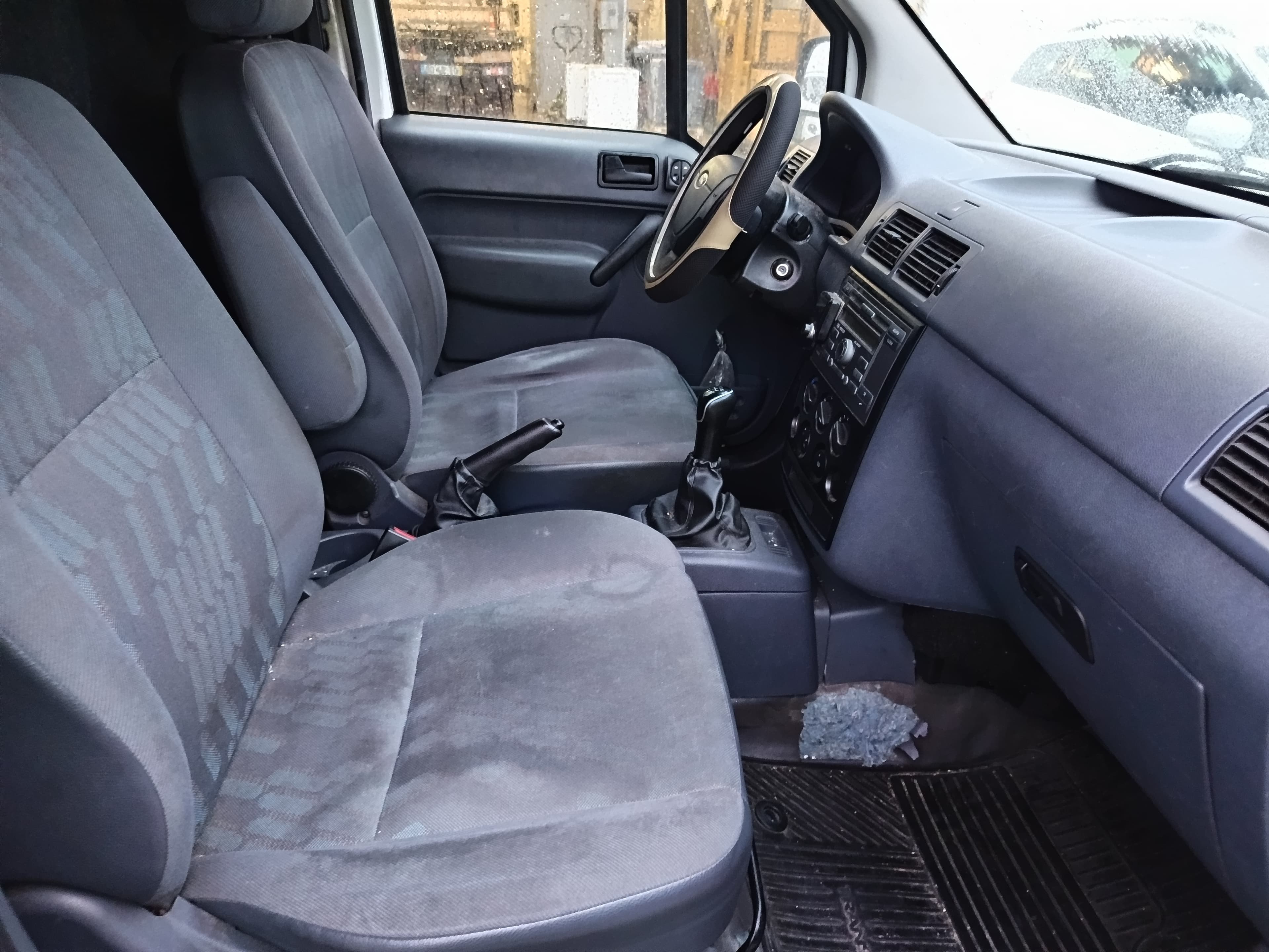 Ford Transit Connect · Ano 2008 — image 22
