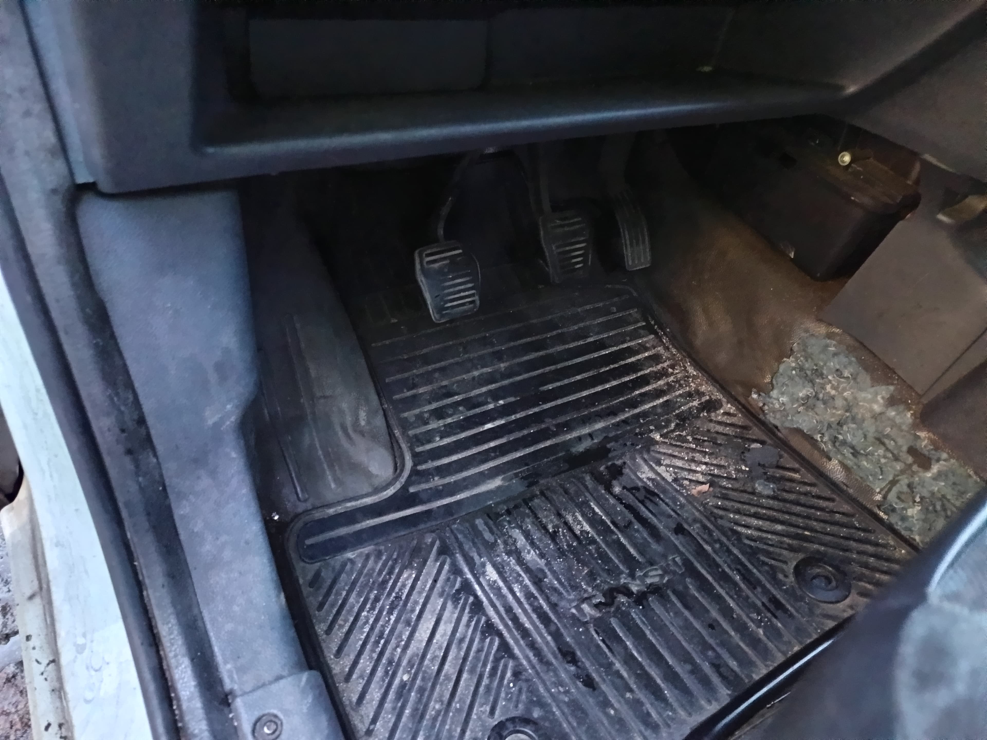 Ford Transit Connect · Ano 2008 — image 26