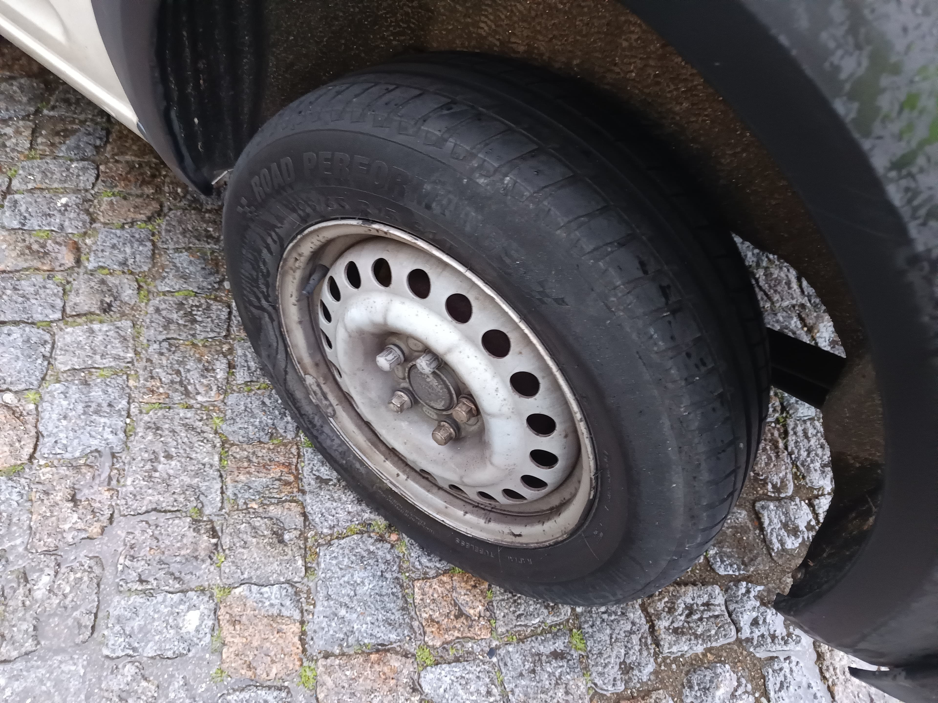 Ford Transit Connect · Ano 2008 — image 12