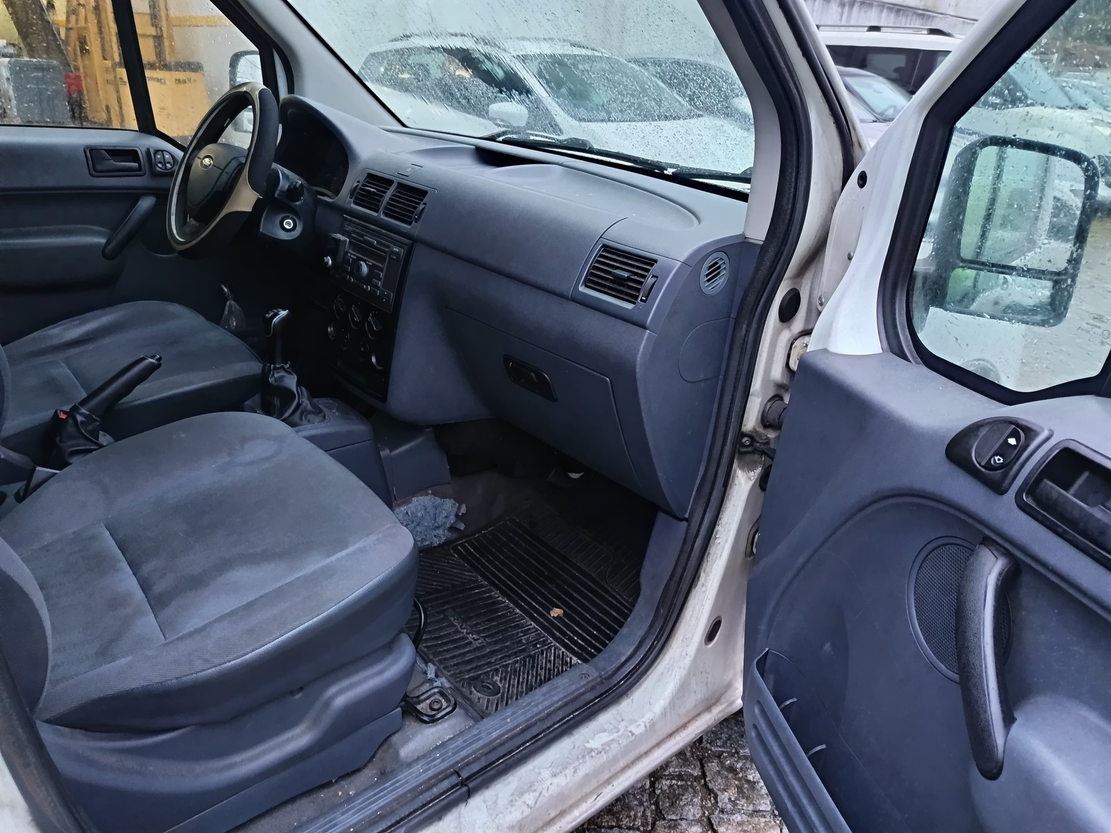 Ford Transit Connect · Ano 2008 — image 20
