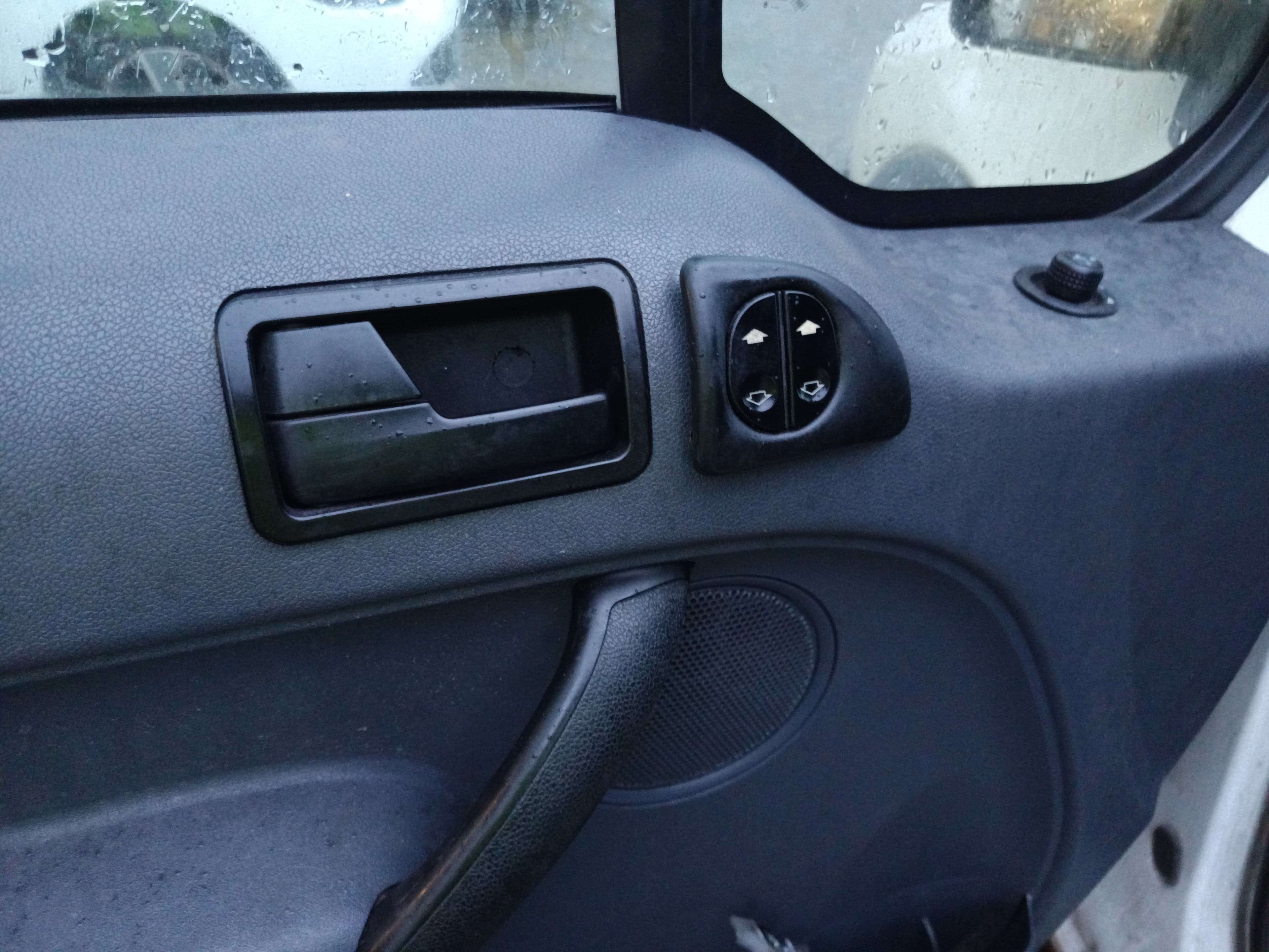 Ford Transit Connect · Ano 2008 — image 24