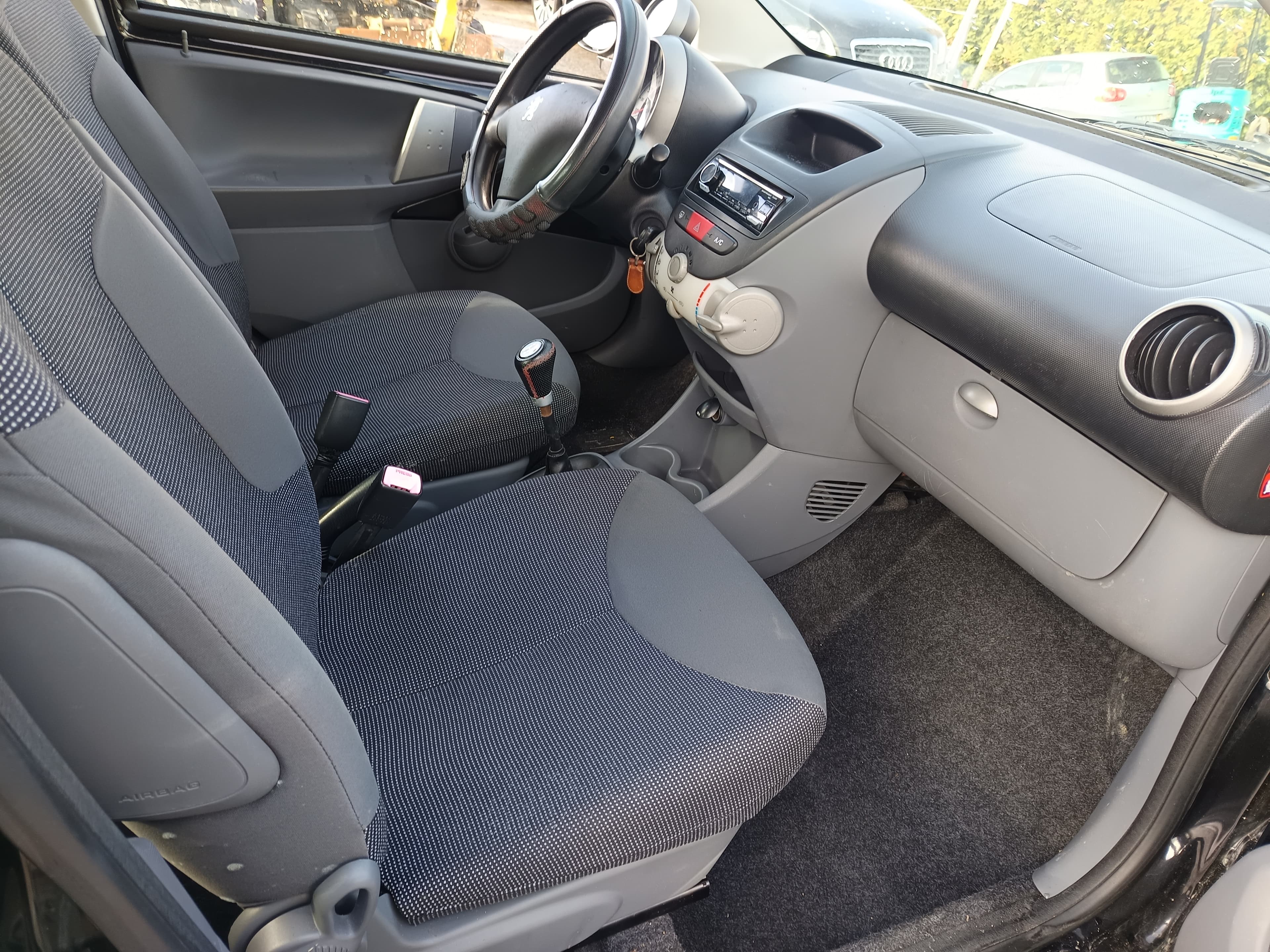 Peugeot 107 · Ano 2006 — image 23