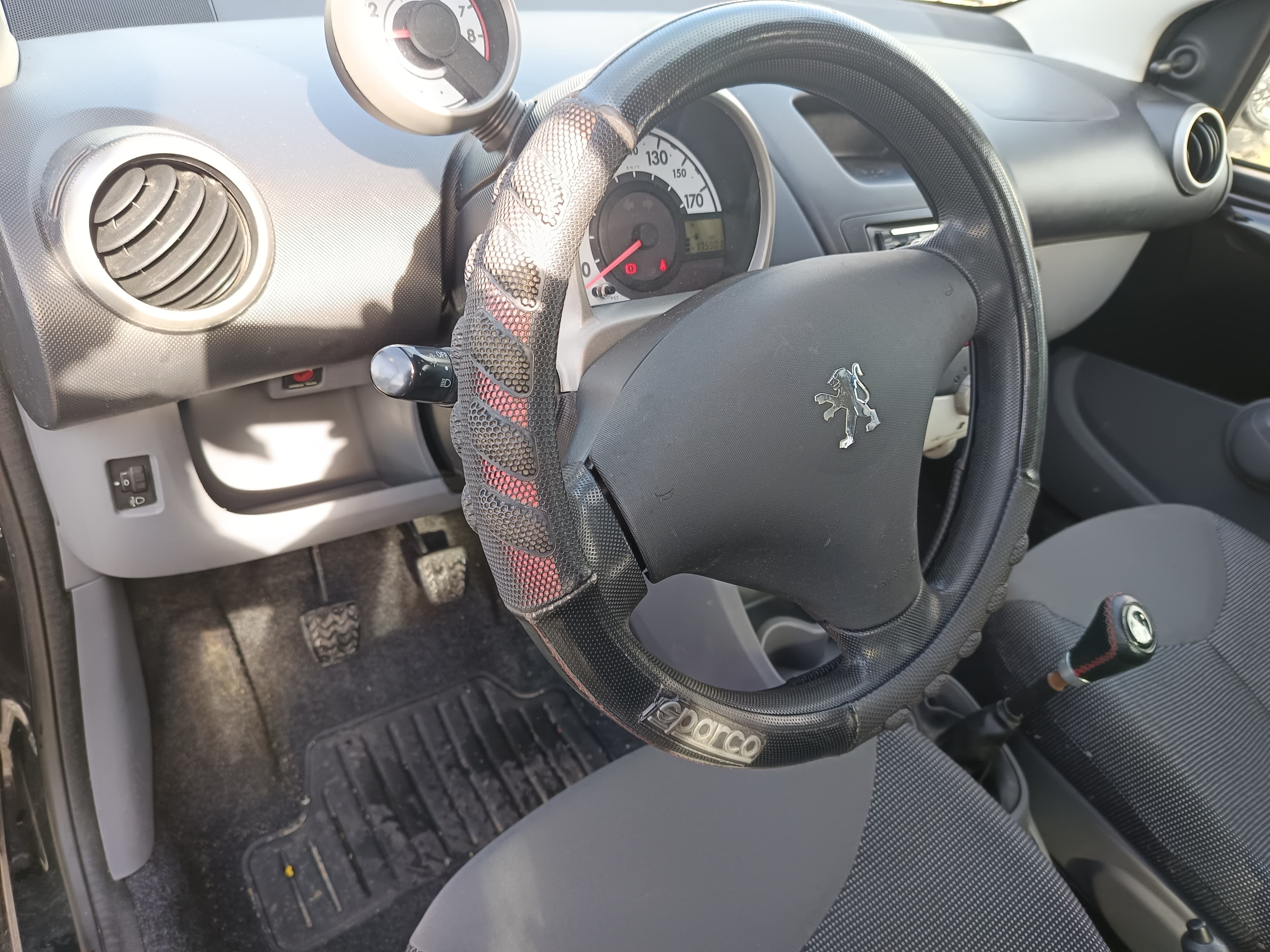 Peugeot 107 · Ano 2006 — image 32