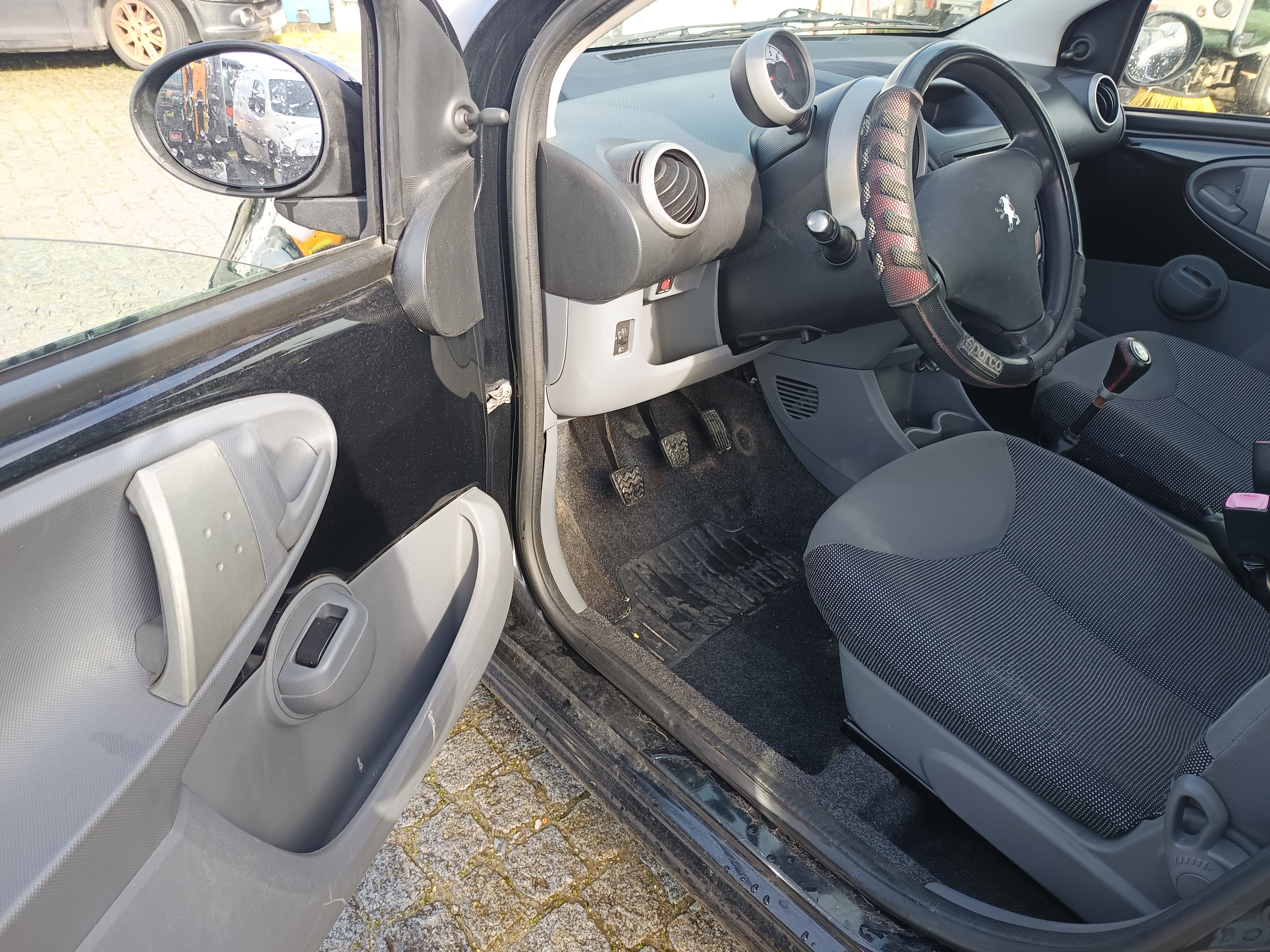 Peugeot 107 · Ano 2006 — image 27