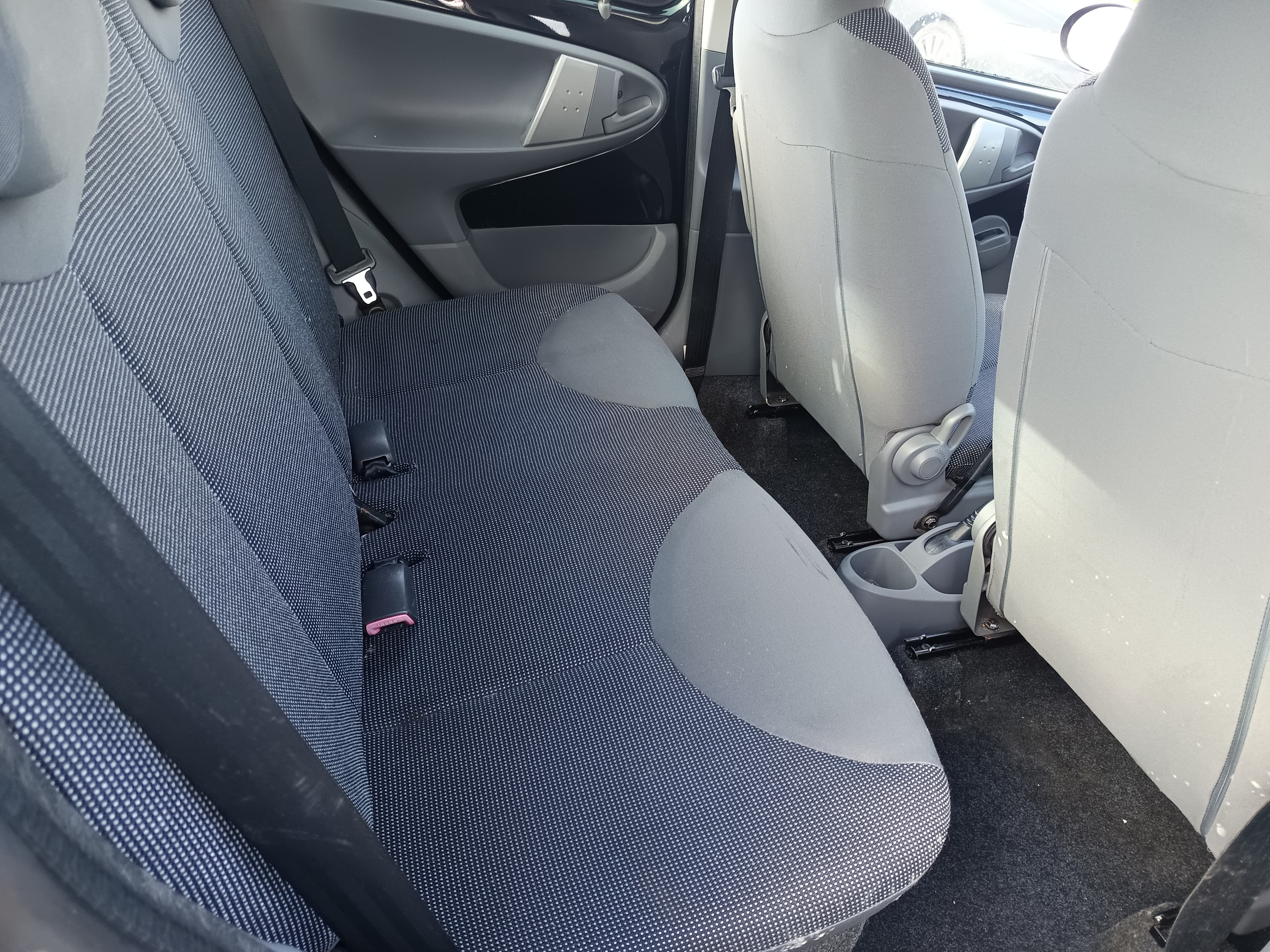 Peugeot 107 · Ano 2006 — image 21
