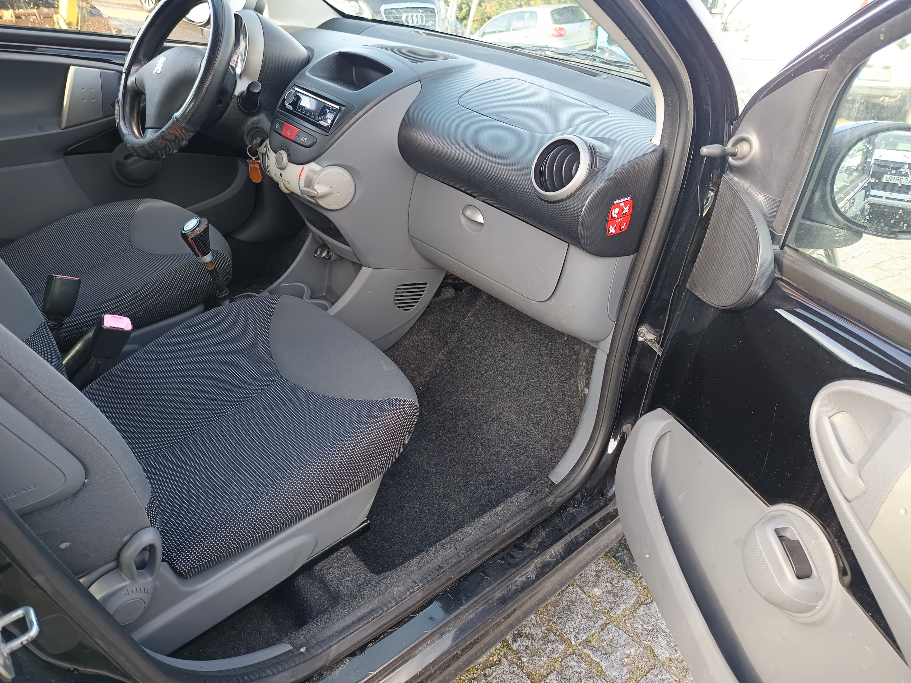Peugeot 107 · Ano 2006 — image 22