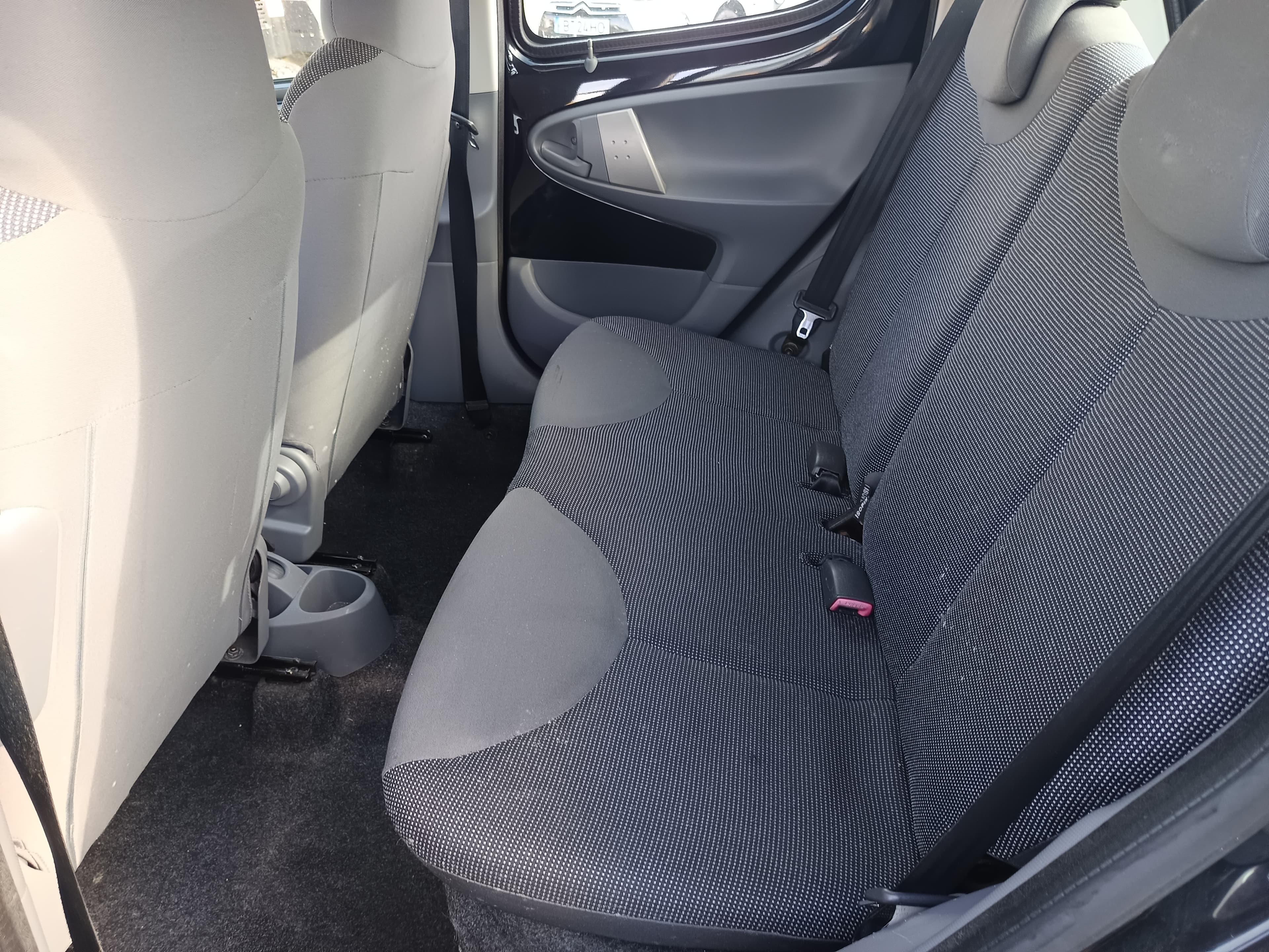 Peugeot 107 · Ano 2006 — image 26