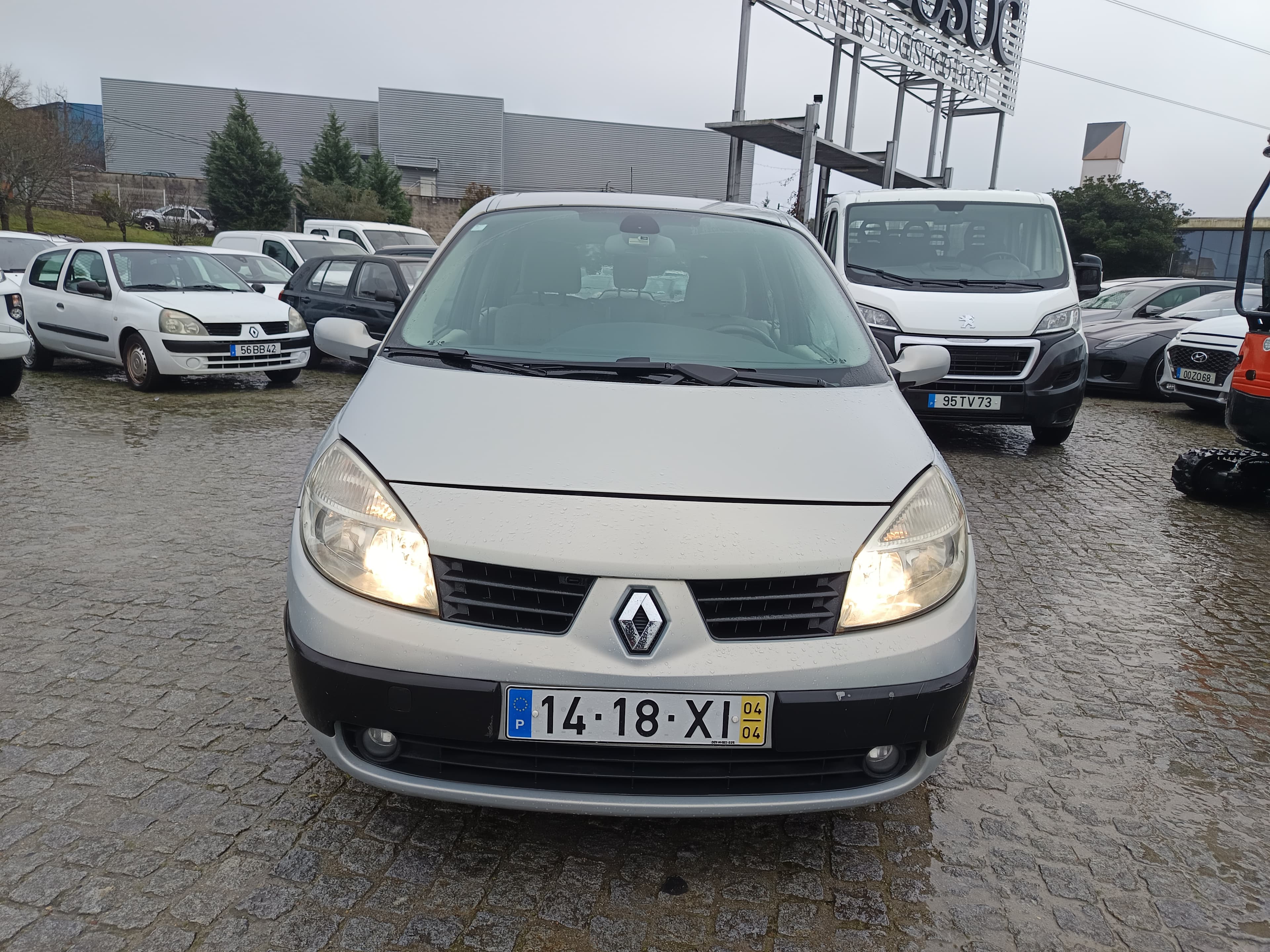 Renault Scénic · Ano 2004 — imagem 2