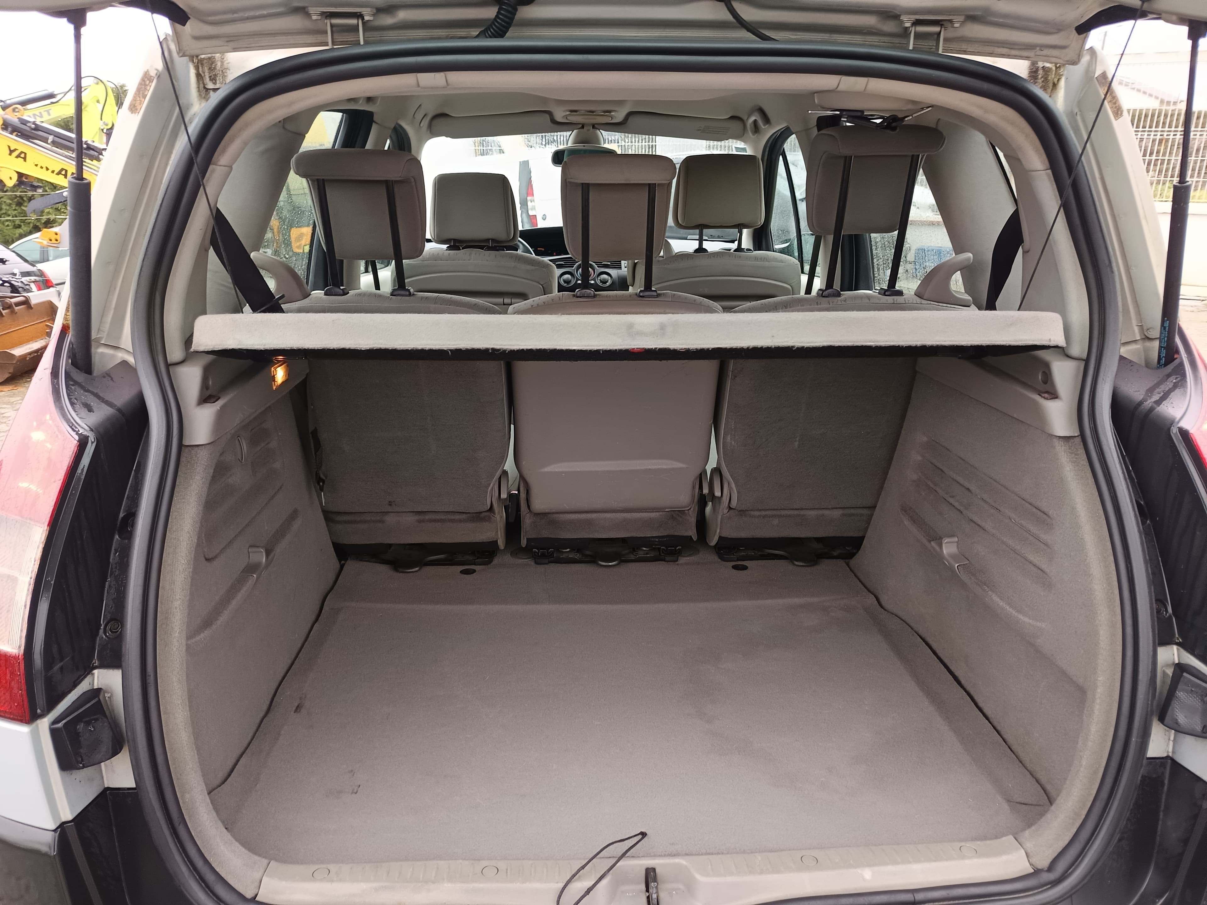Renault Scénic · Ano 2004 — imagem 18