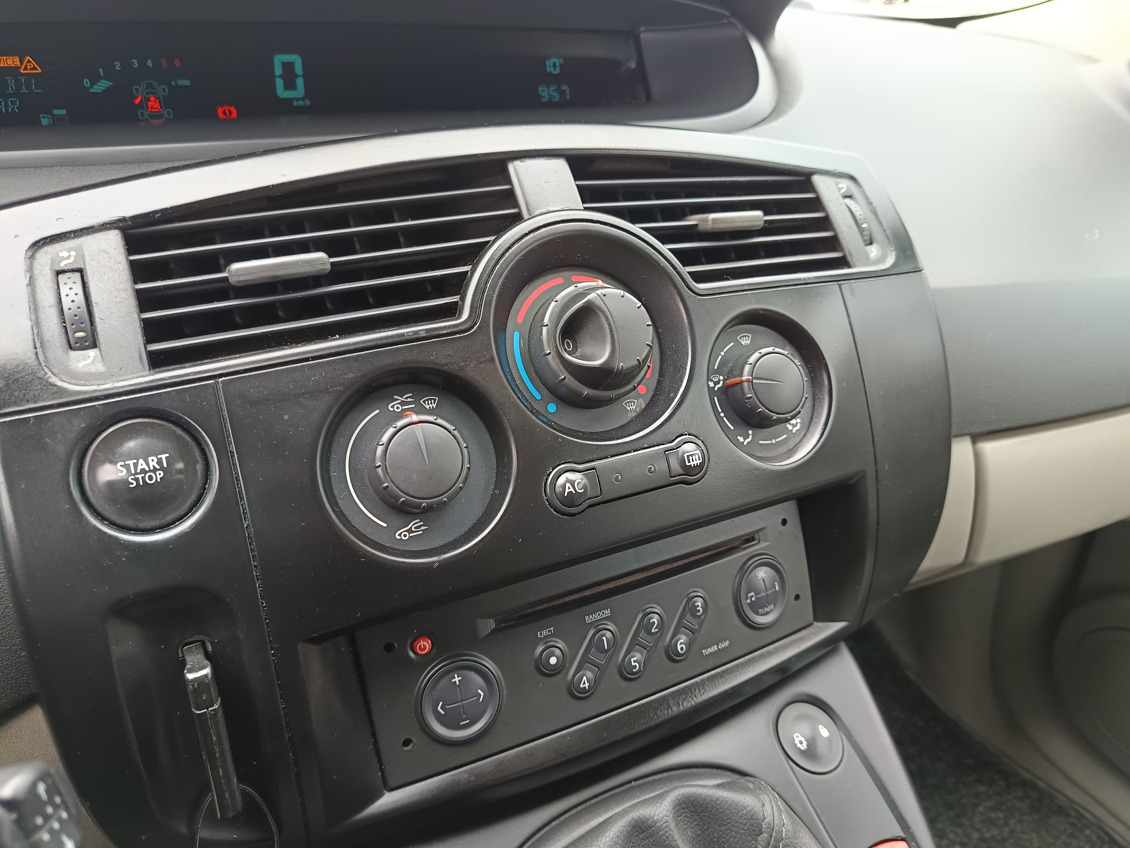 Renault Scénic · Ano 2004 — imagem 36